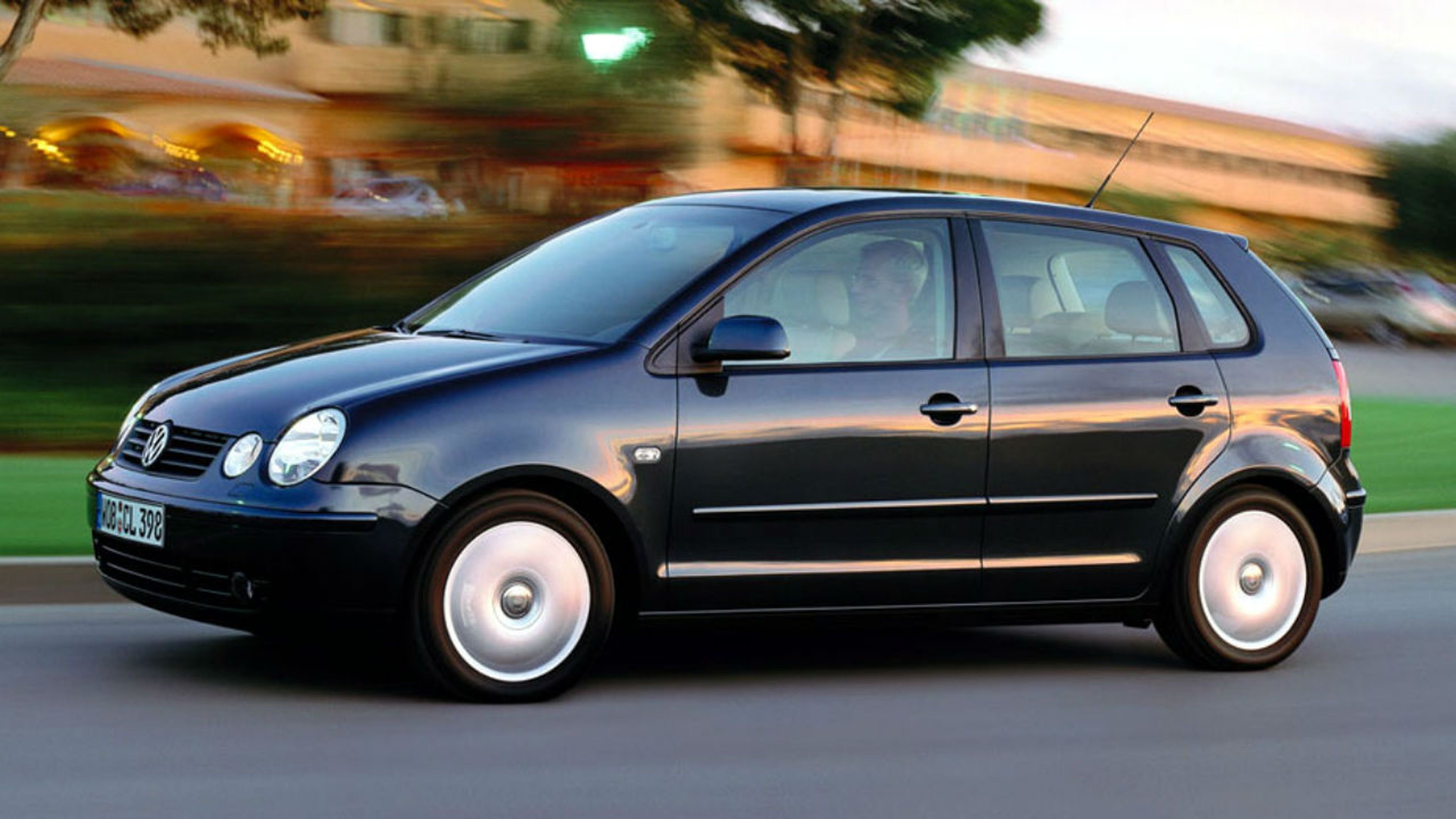 El Volkswagen Polo es uno de los coches que es fácil encontrar por un precio económico en el mercado de ocasión.