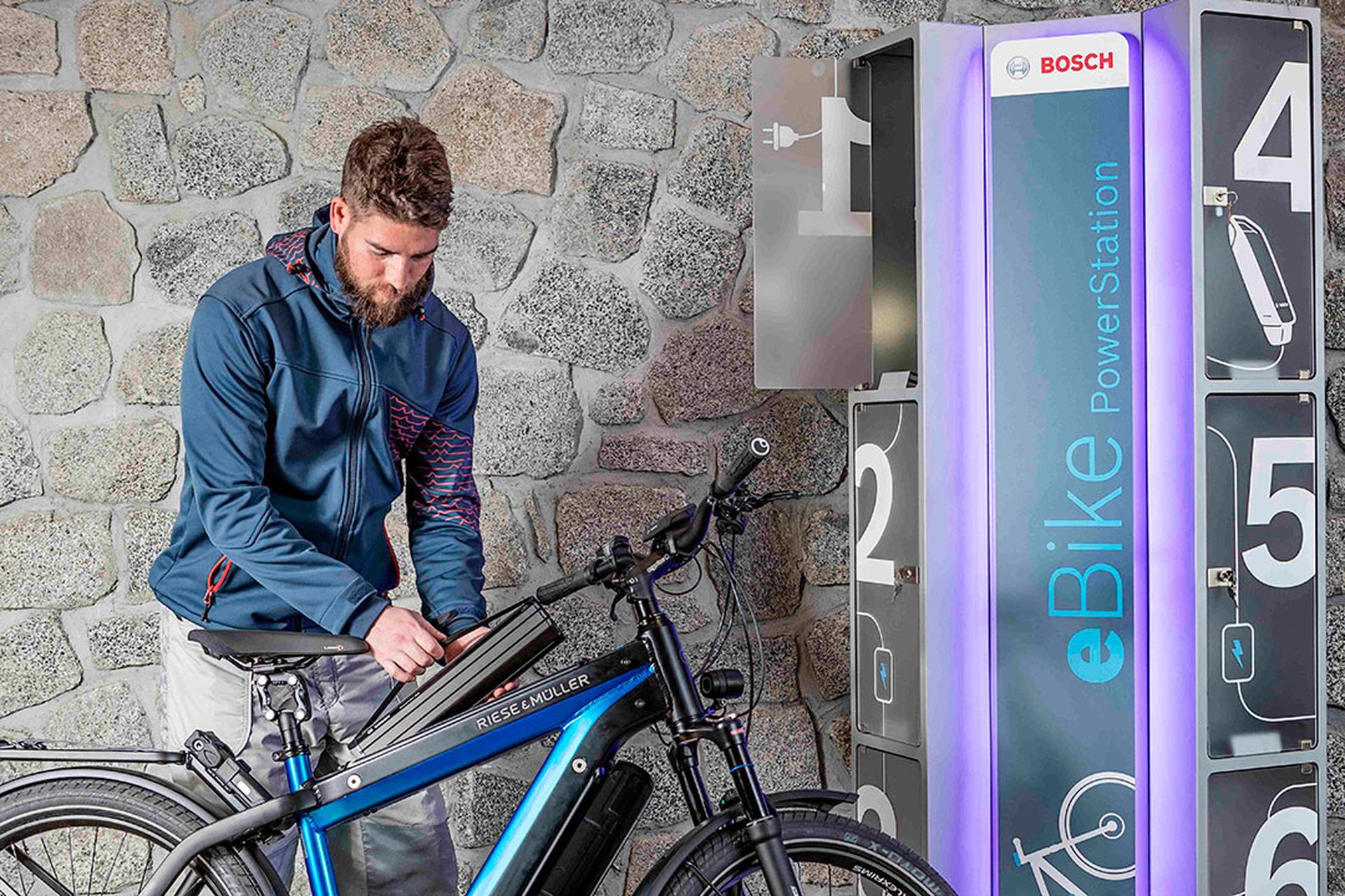 Así son las estaciones de carga para bicis eléctricas que Bosch ha