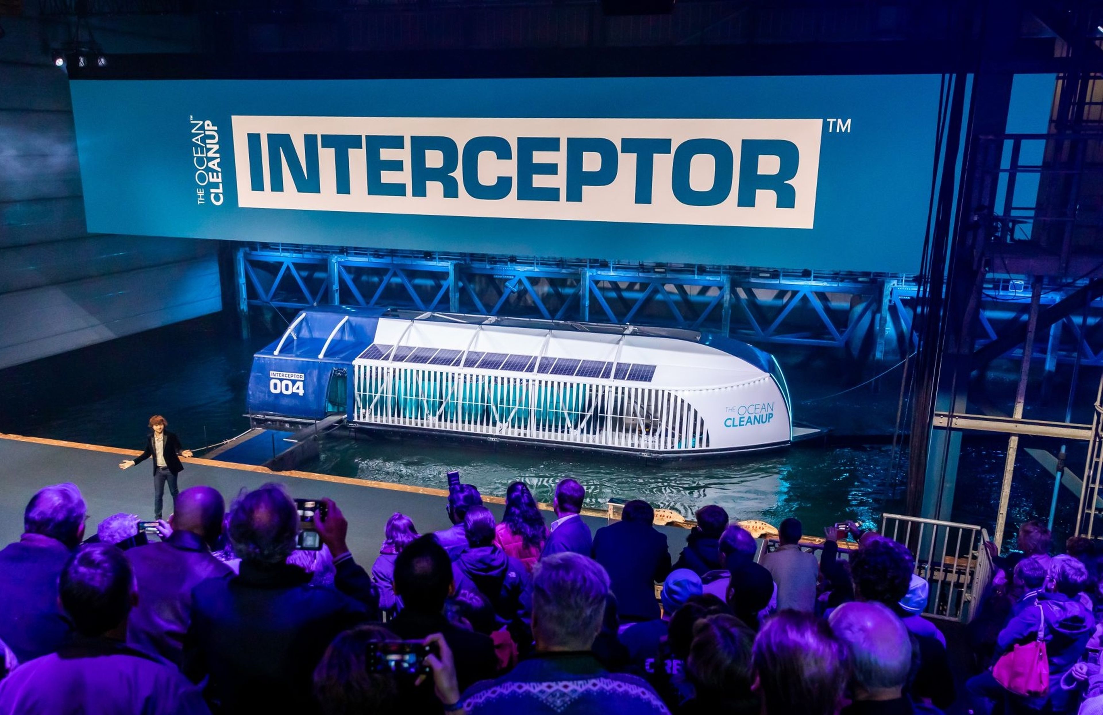 Interceptor, la barca solar que recogerá la basura de ríos y mares
