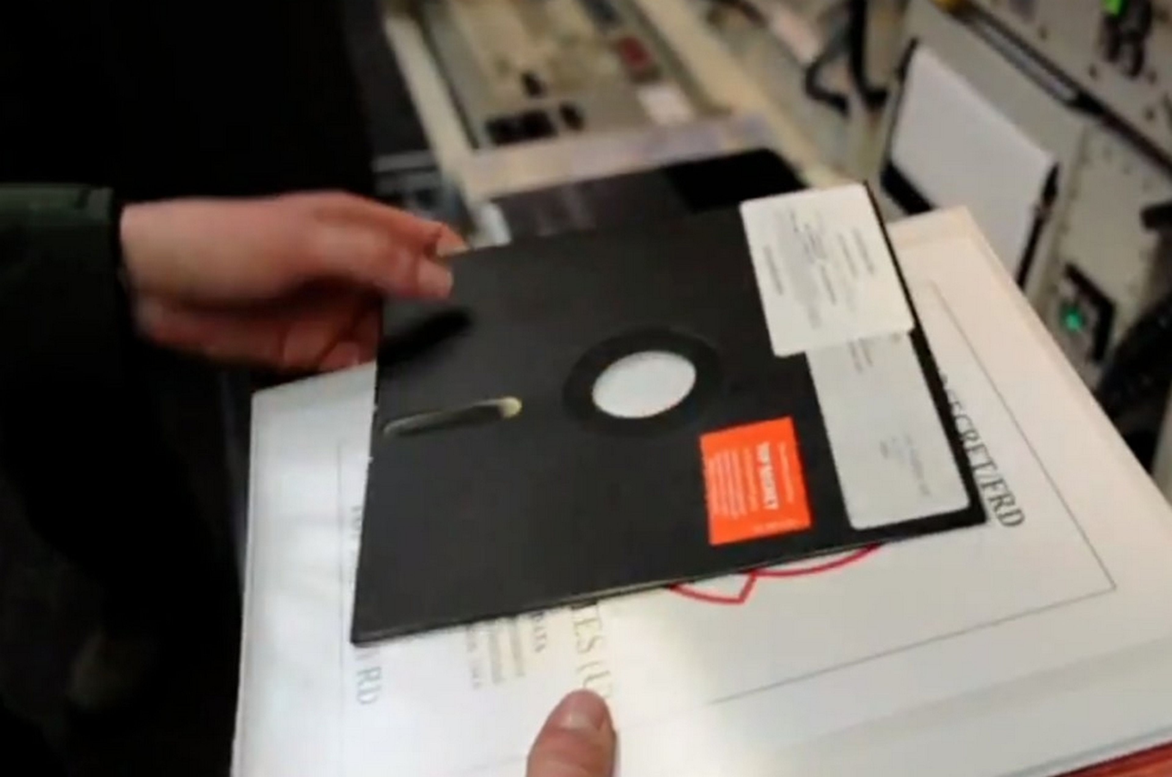 El ejército estadounidense anuncia que ha dejado de usar floppy disks para controlar el arsenal nuclear