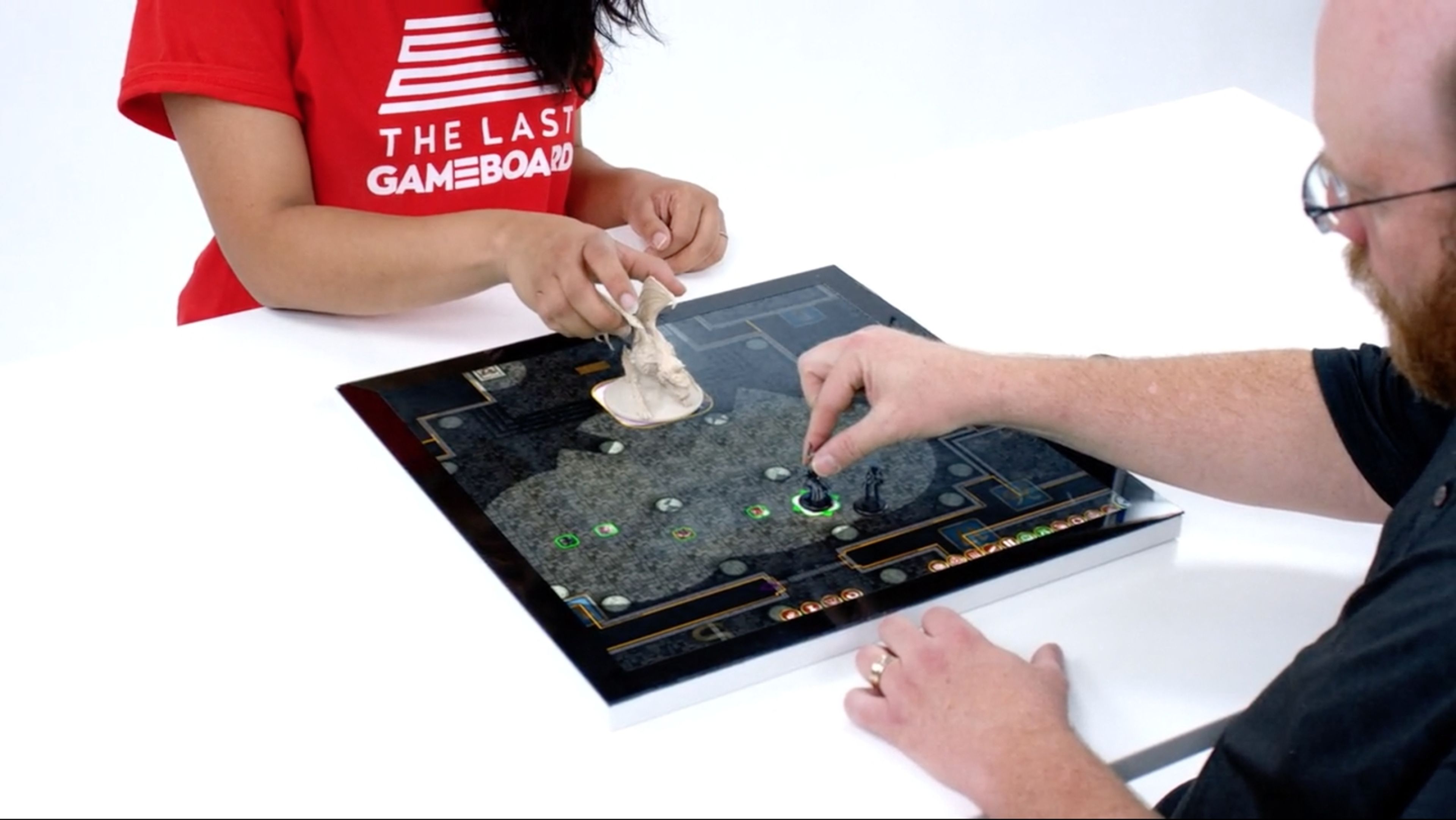 Gameboard-1, el juego de tablero que sustituye el tablero por una pantalla táctil