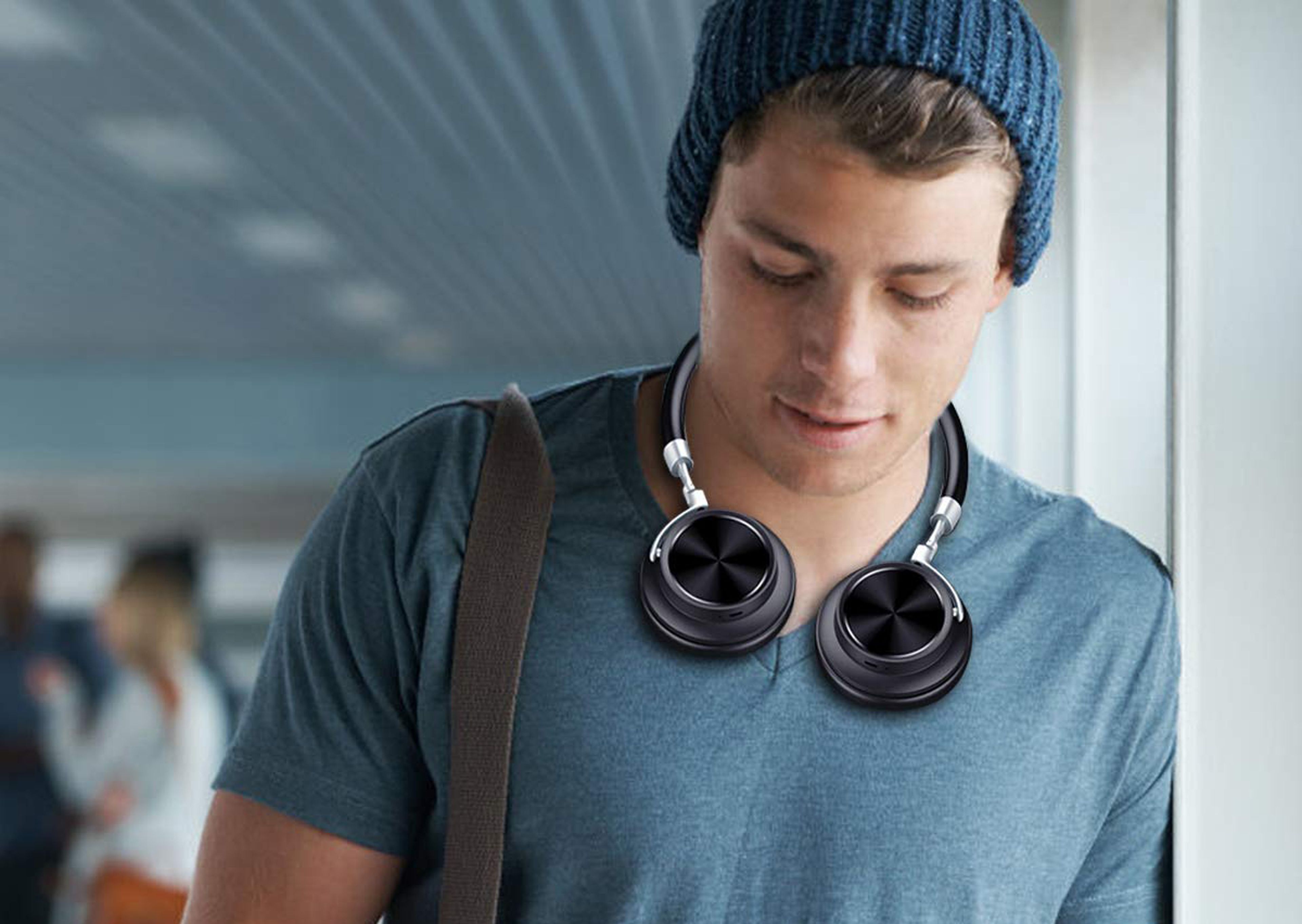 Estos auriculares inalámbricos de diadema son plegables y solo