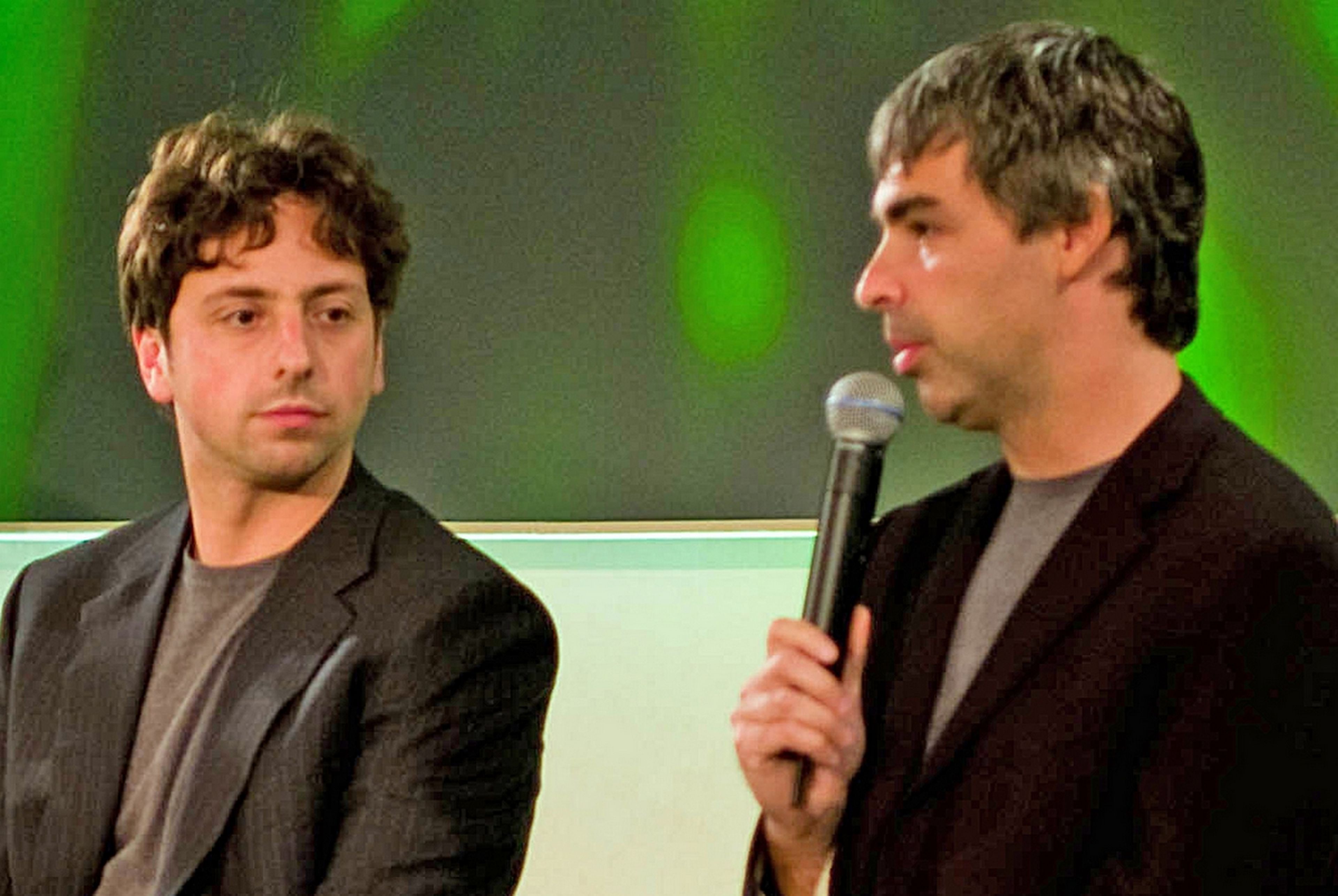 Los fundadores de Google, Larry Page y Sergey Brin, abandonan al compañía