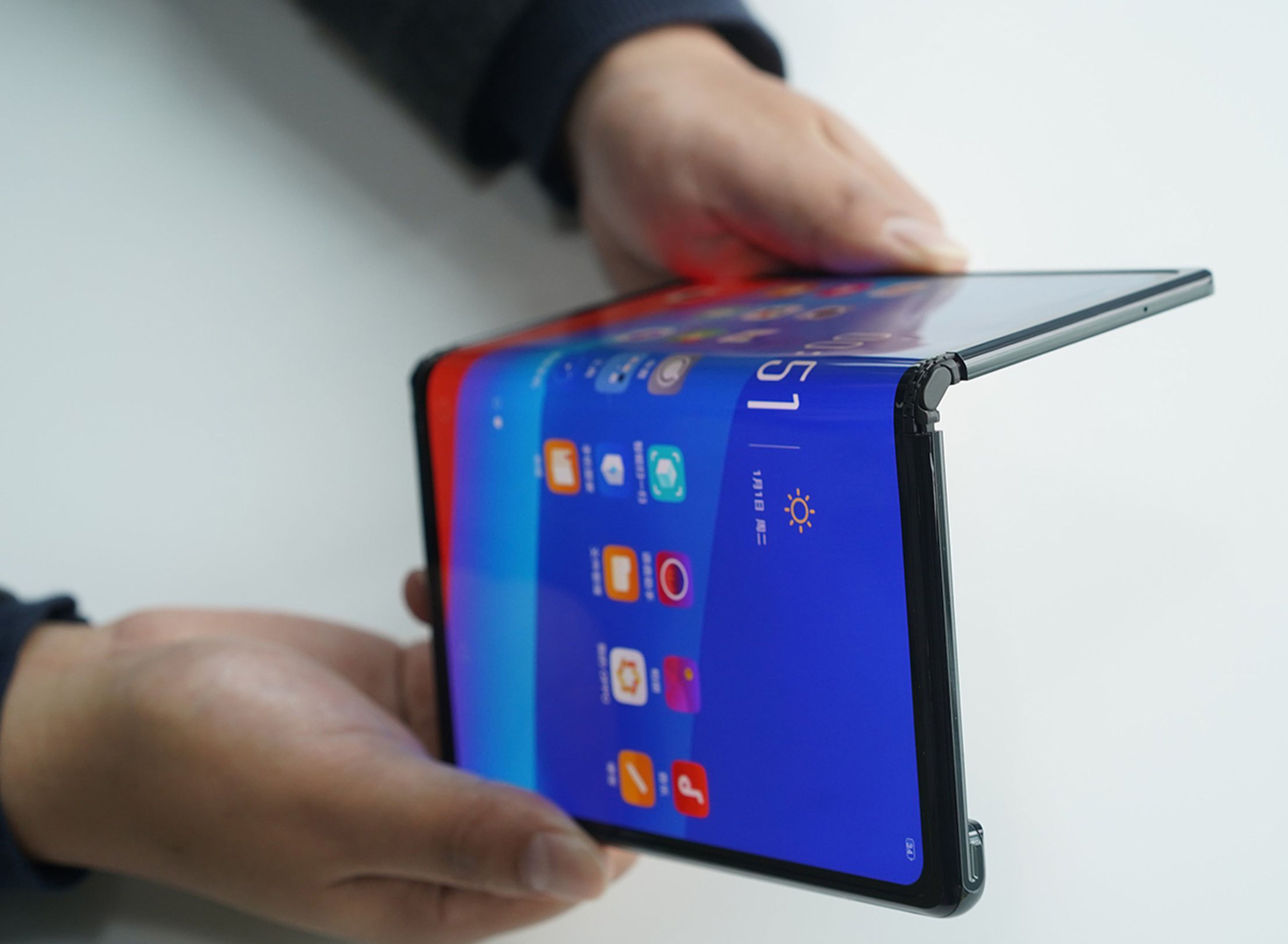 OPPO muestra su móvil plegable a lo Huawei Mate X, pero no se pondrá a la  venta salvo que haya suficiente interés