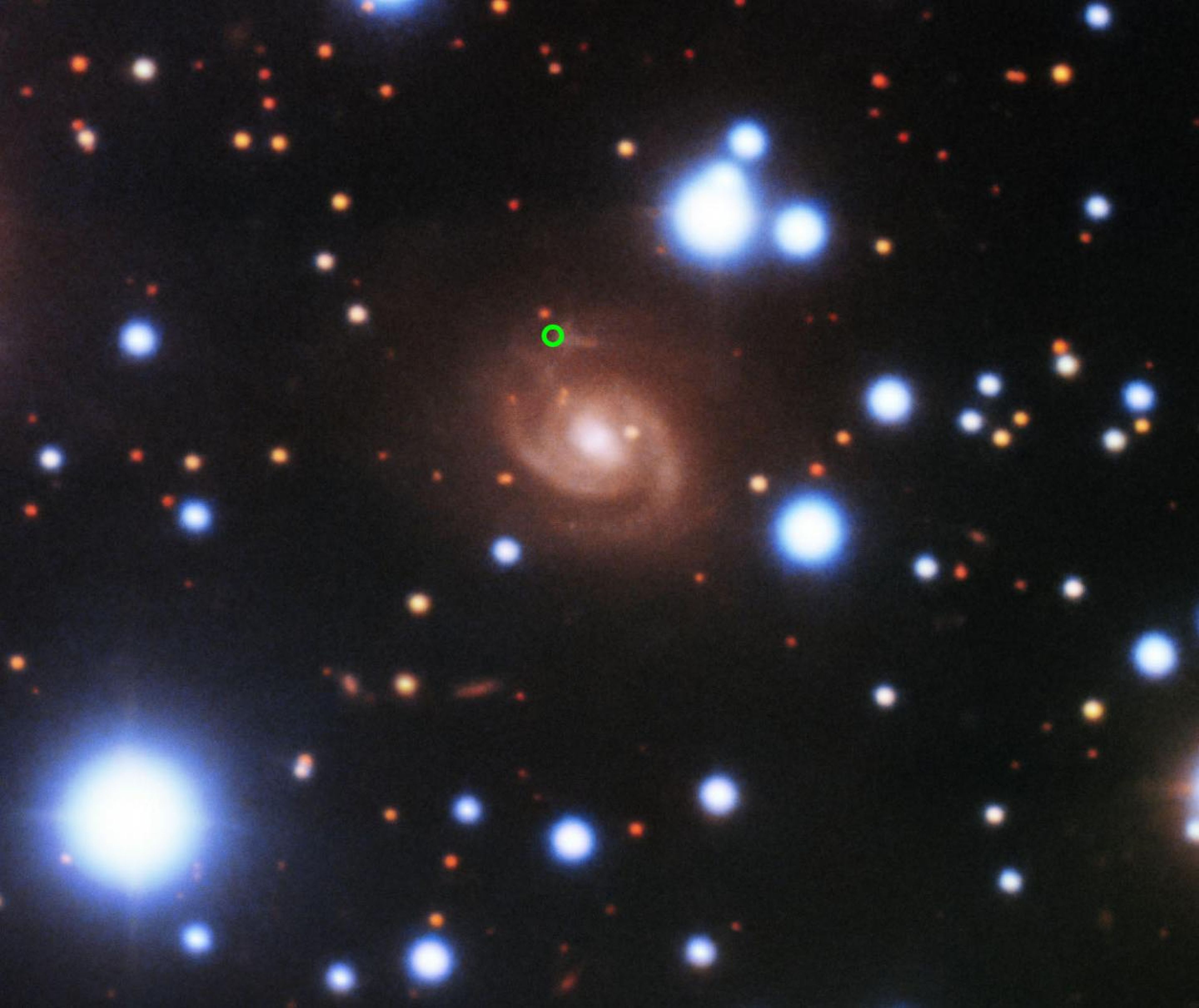 FRB o Ráfagas rápidas de radio detectadas en una galaxia cercana
