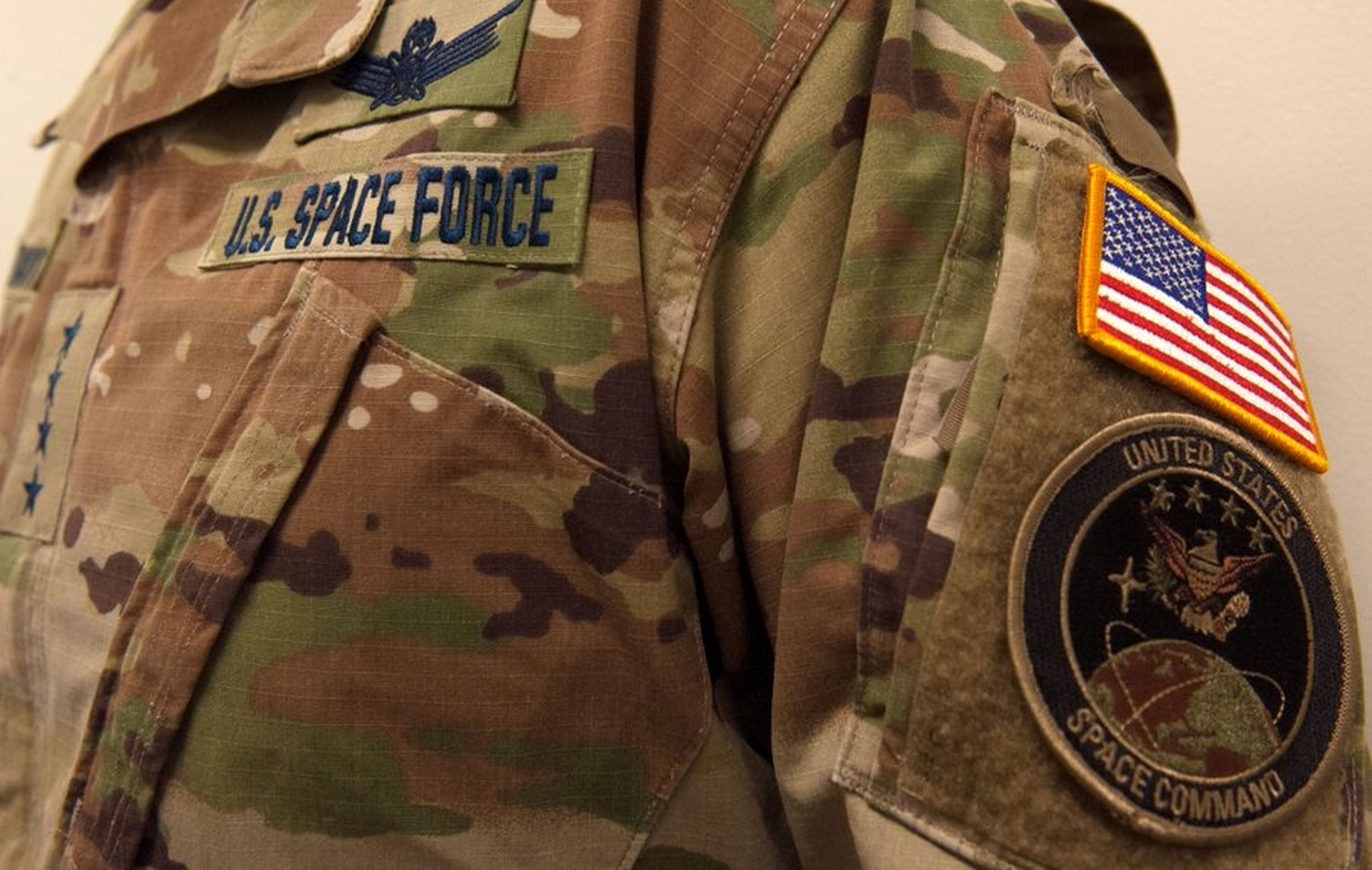 Las Fuerzas Espaciales estadounidenses presentan su uniforme de camuflaje, y las redes sociales responden | Computer
