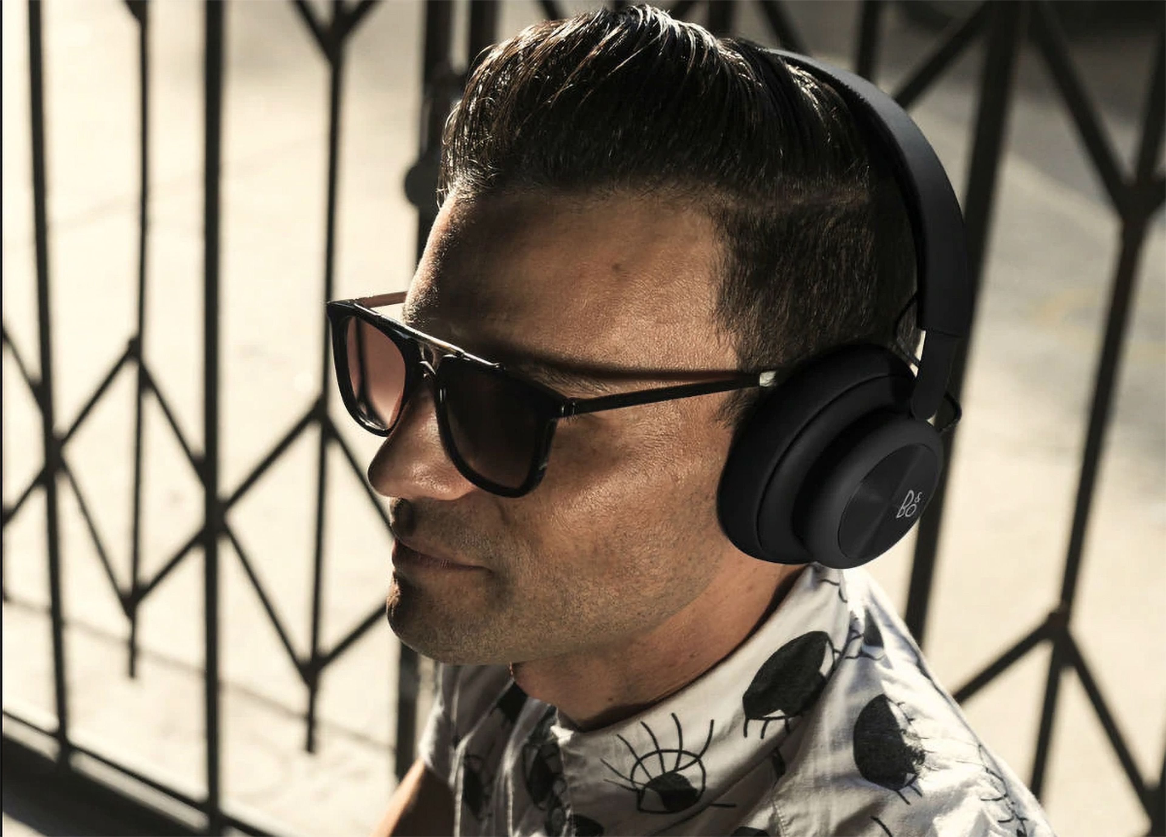 Estrena auriculares de diseño con estos Bang & Olufsen Beoplay H4 con un  descuento de 121€