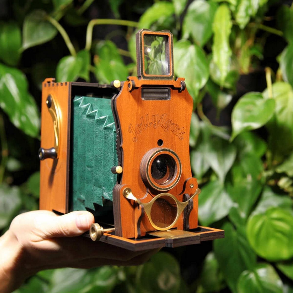 Imita a los pioneros de la fotografía con esta cámara vintage que  funciona con batería