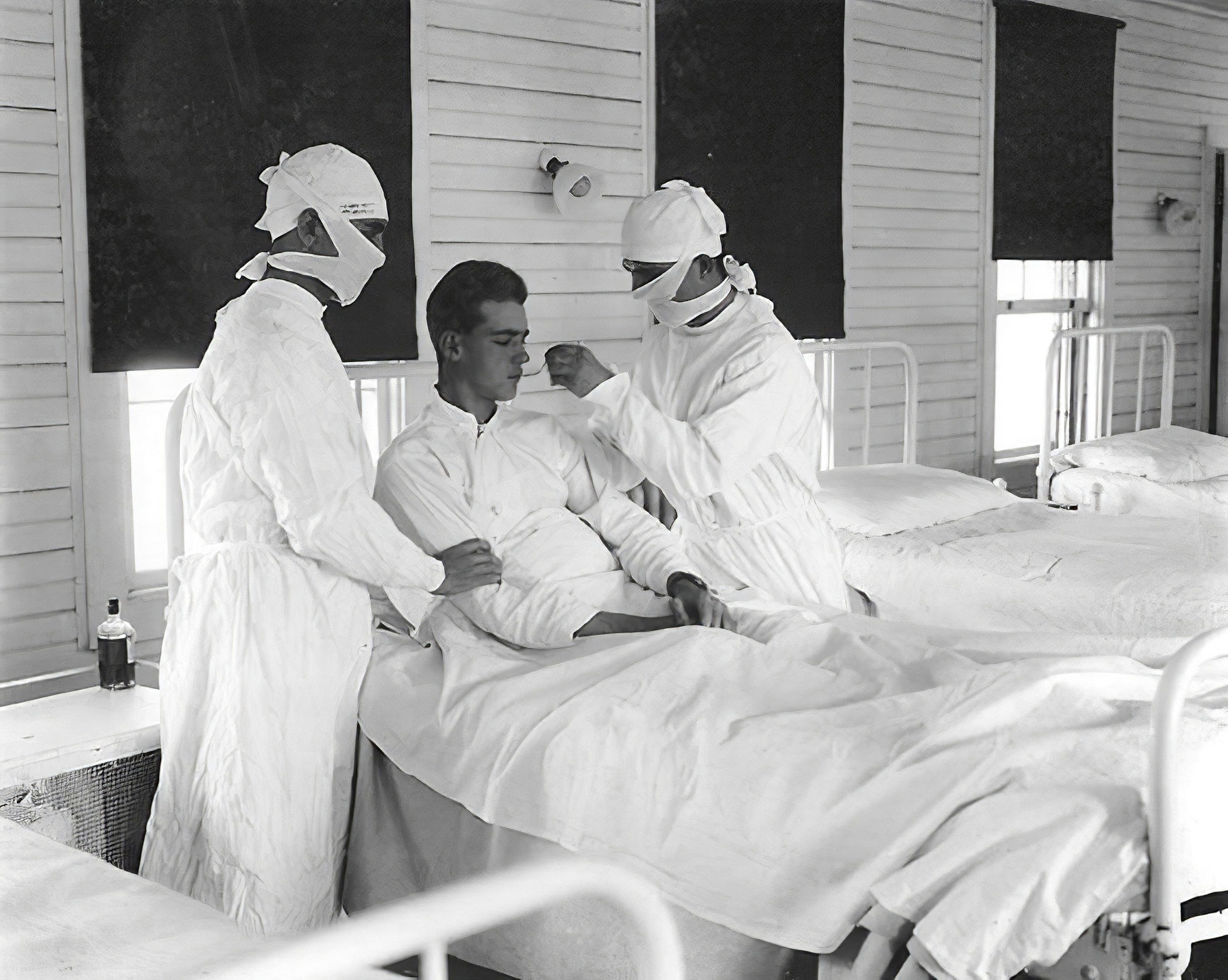 Medicos y paciente durante Primera Guerra Mundial