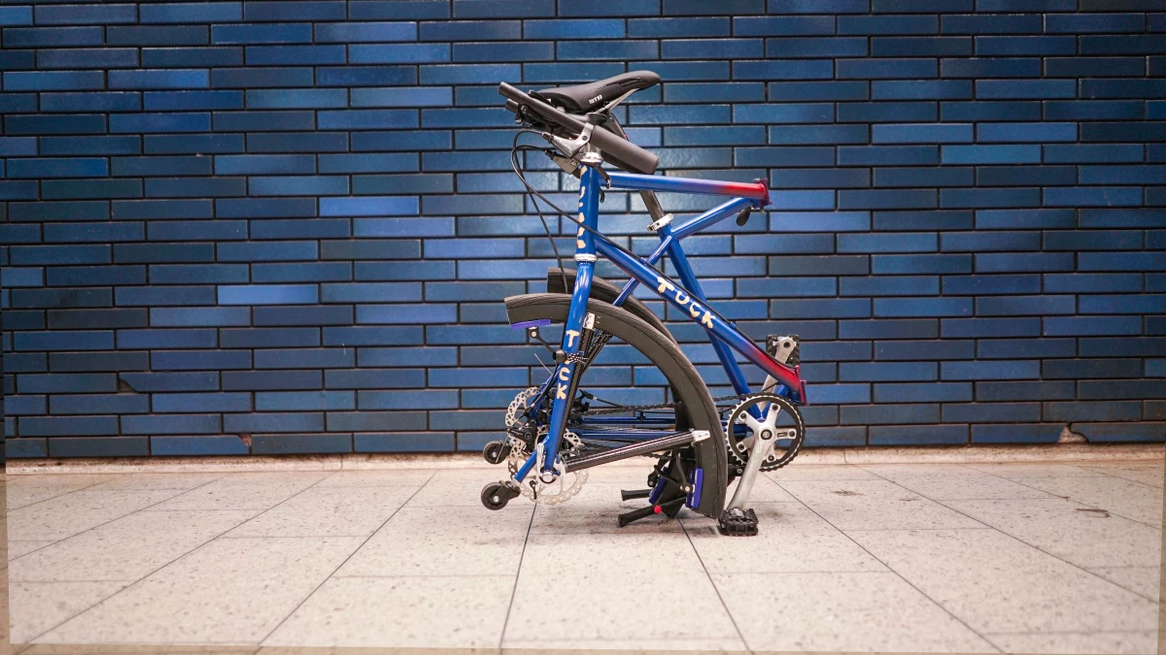 Bicicleta plegable con ruedas plegables