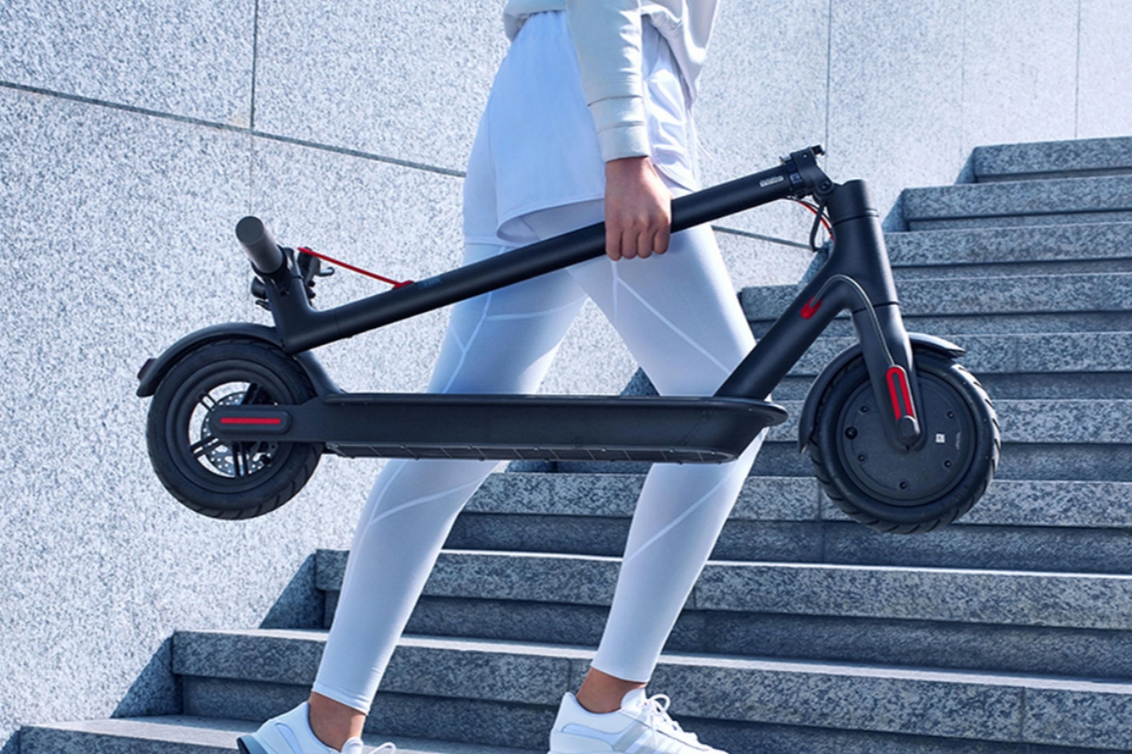 Muévete rápido por la ciudad con este patinete eléctrico Xiaomi en oferta