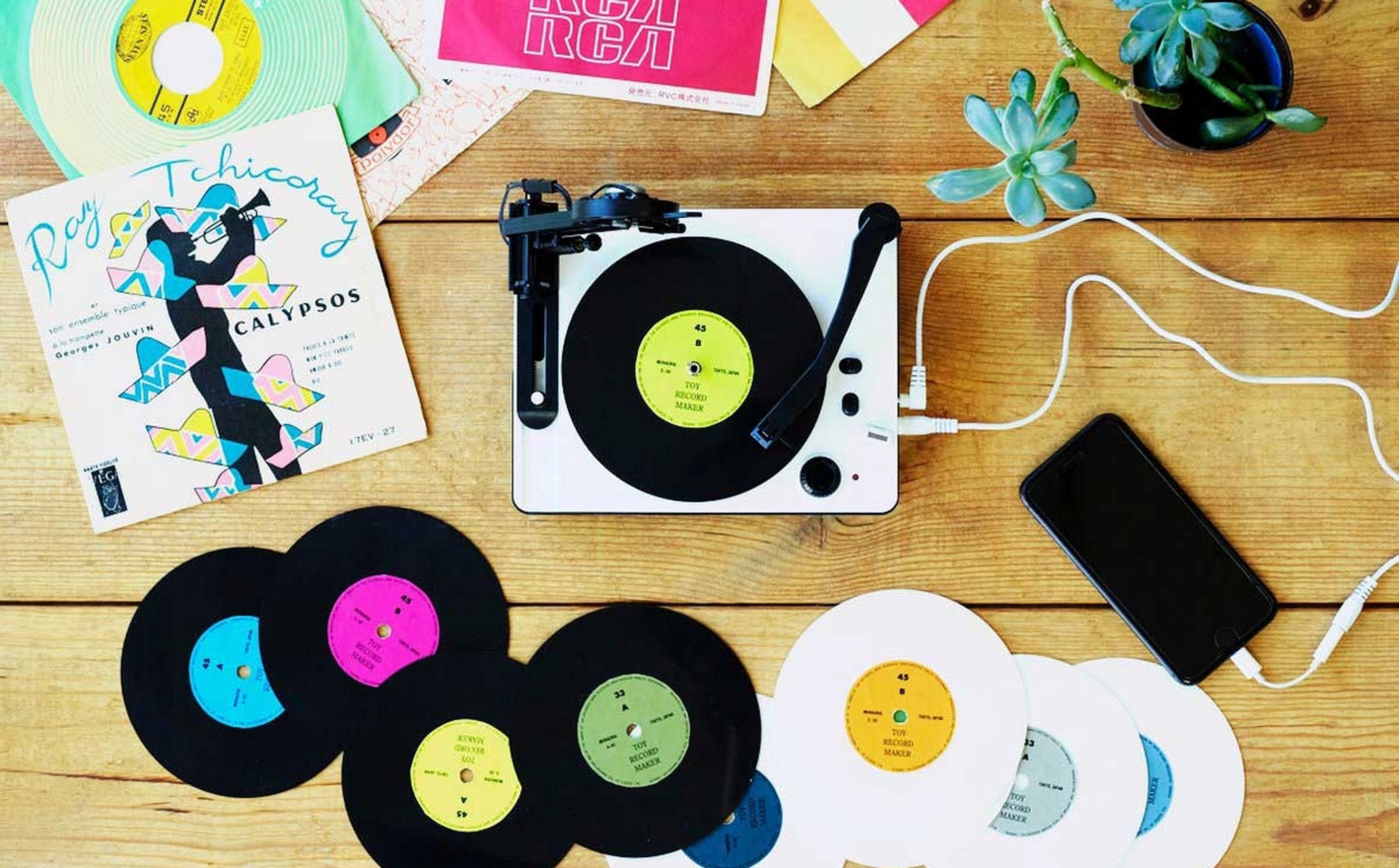 Ya puedes grabar tus propios vinilos con Instant Record Cutting Machine