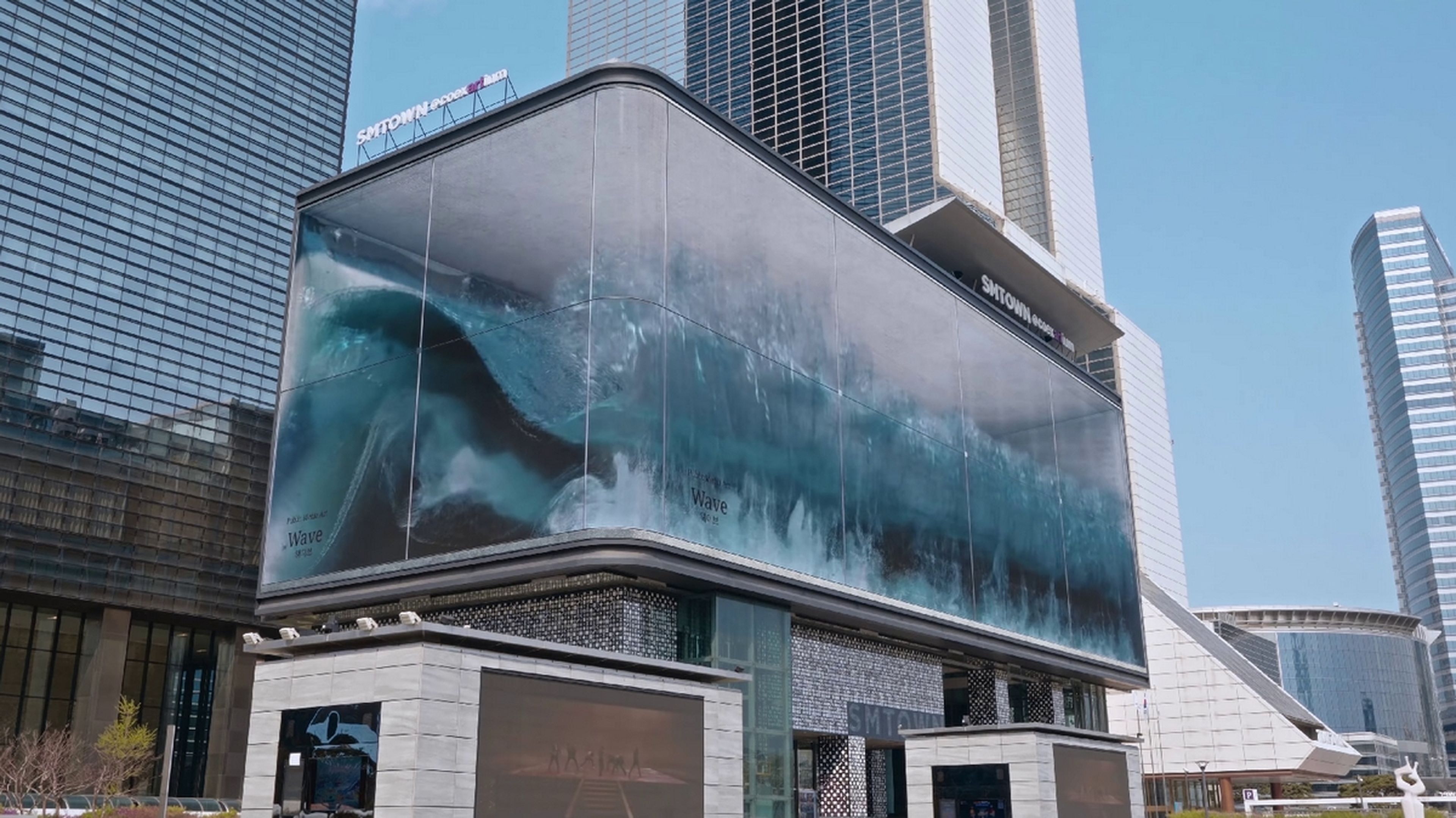 El cartel publicitario con la ilusión anamórfica más grande del mundo es espectacular