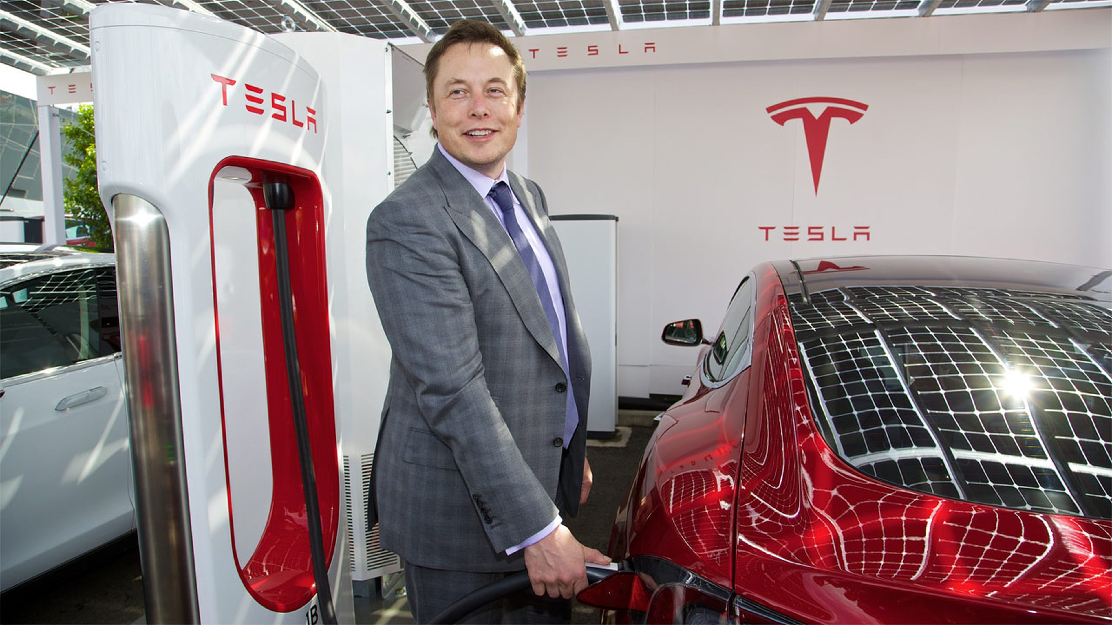 Tesla reanuda la producción de coches en California pese a la prohibición