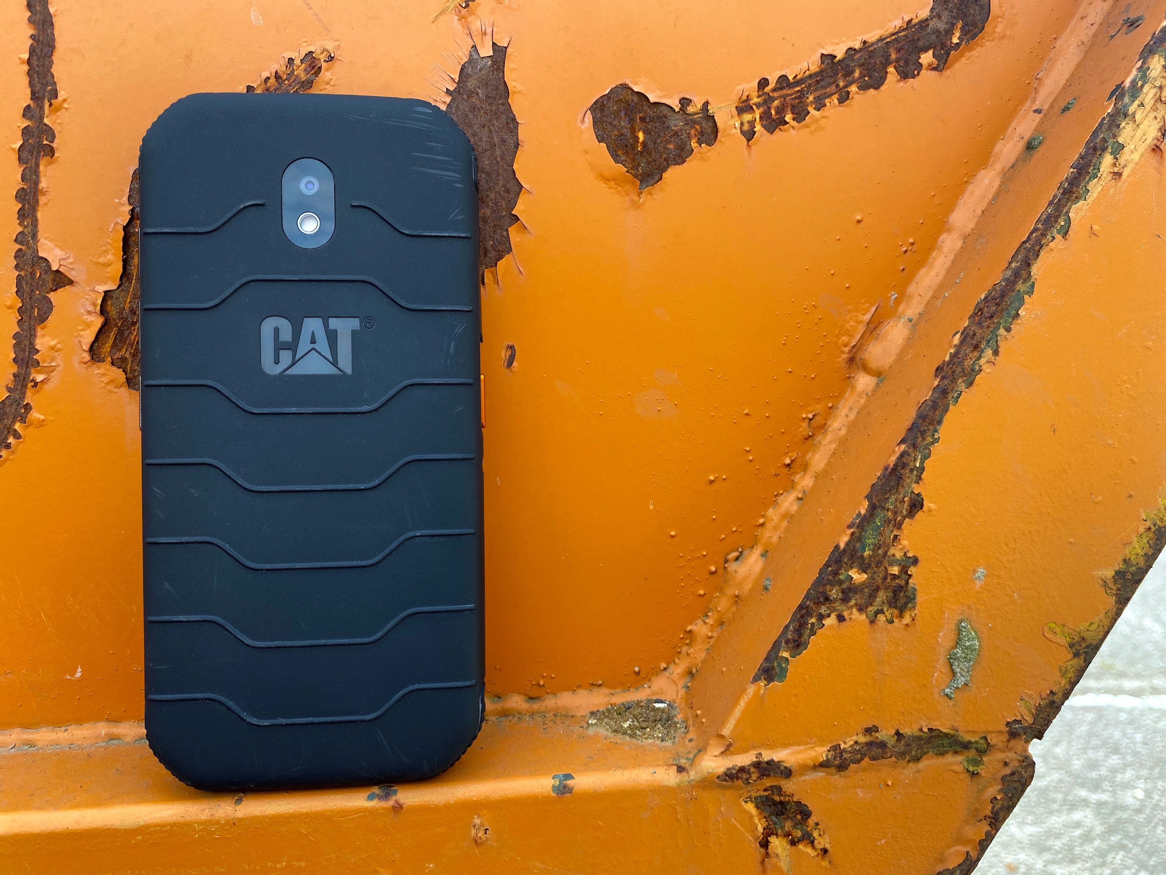 Cat S52, el móvil irrompible más famoso del mercado ahora es más delgado