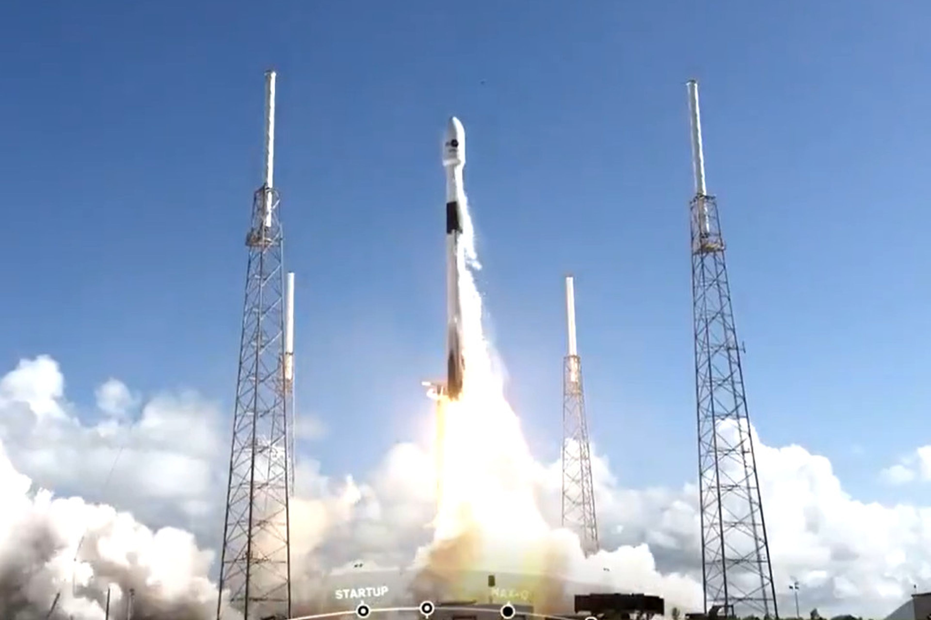 Falcon 9 llevando el ANASIS-II