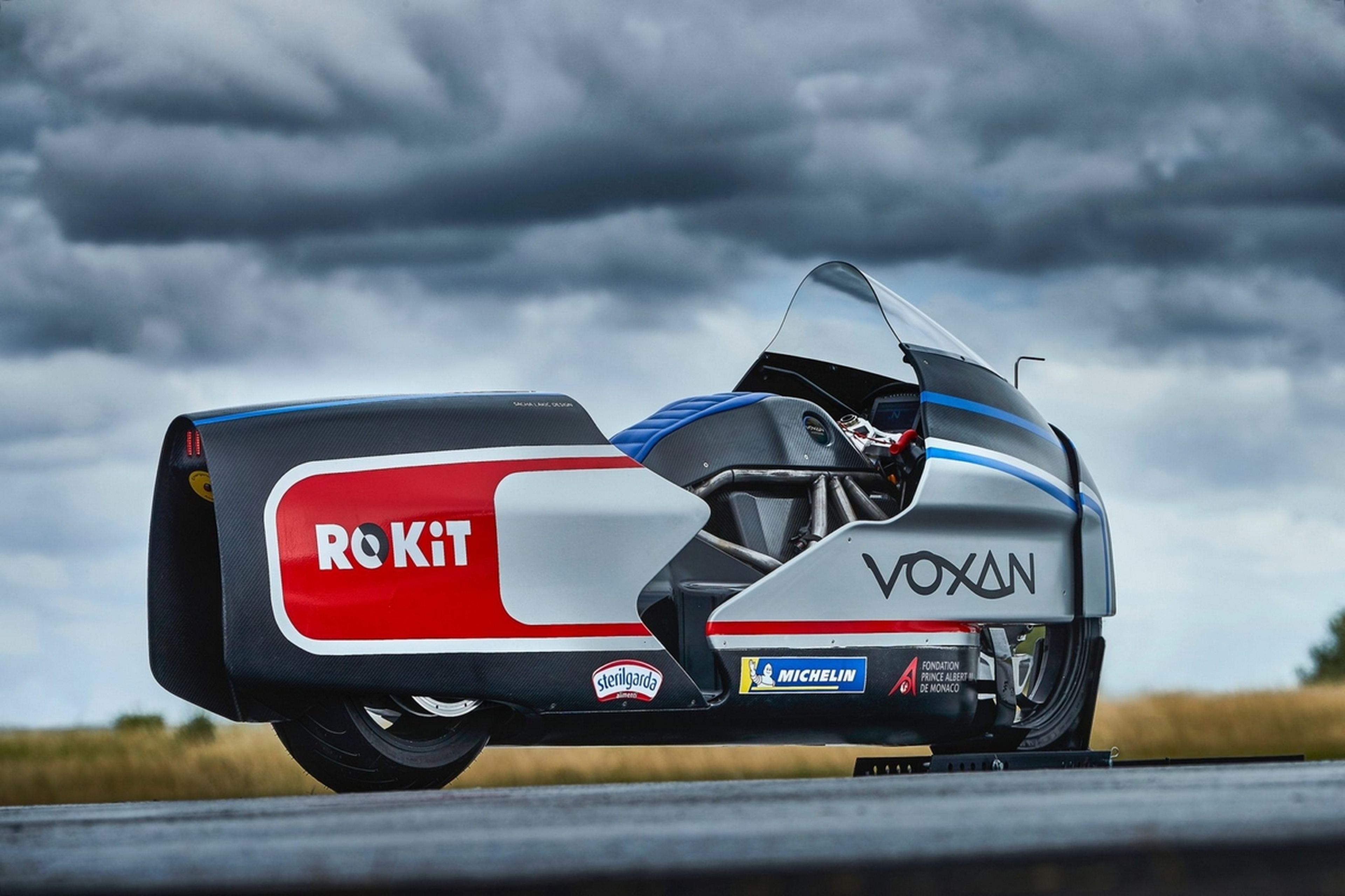 Con esta moto eléctrica rectangular Max Biaggi quiere batir el récord del mundo de velocidad
