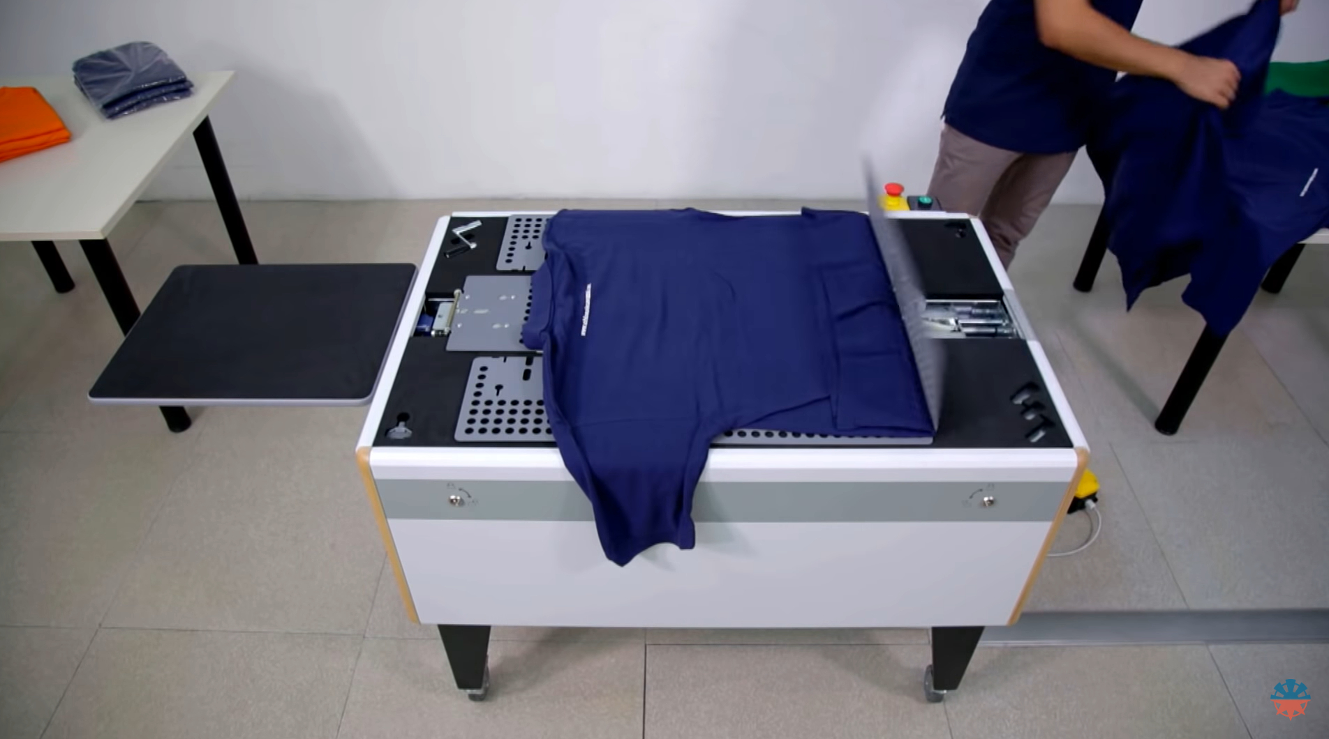La máquina que dobla tu ropa y que a ti también te gustaría tener en casa |  Computer Hoy