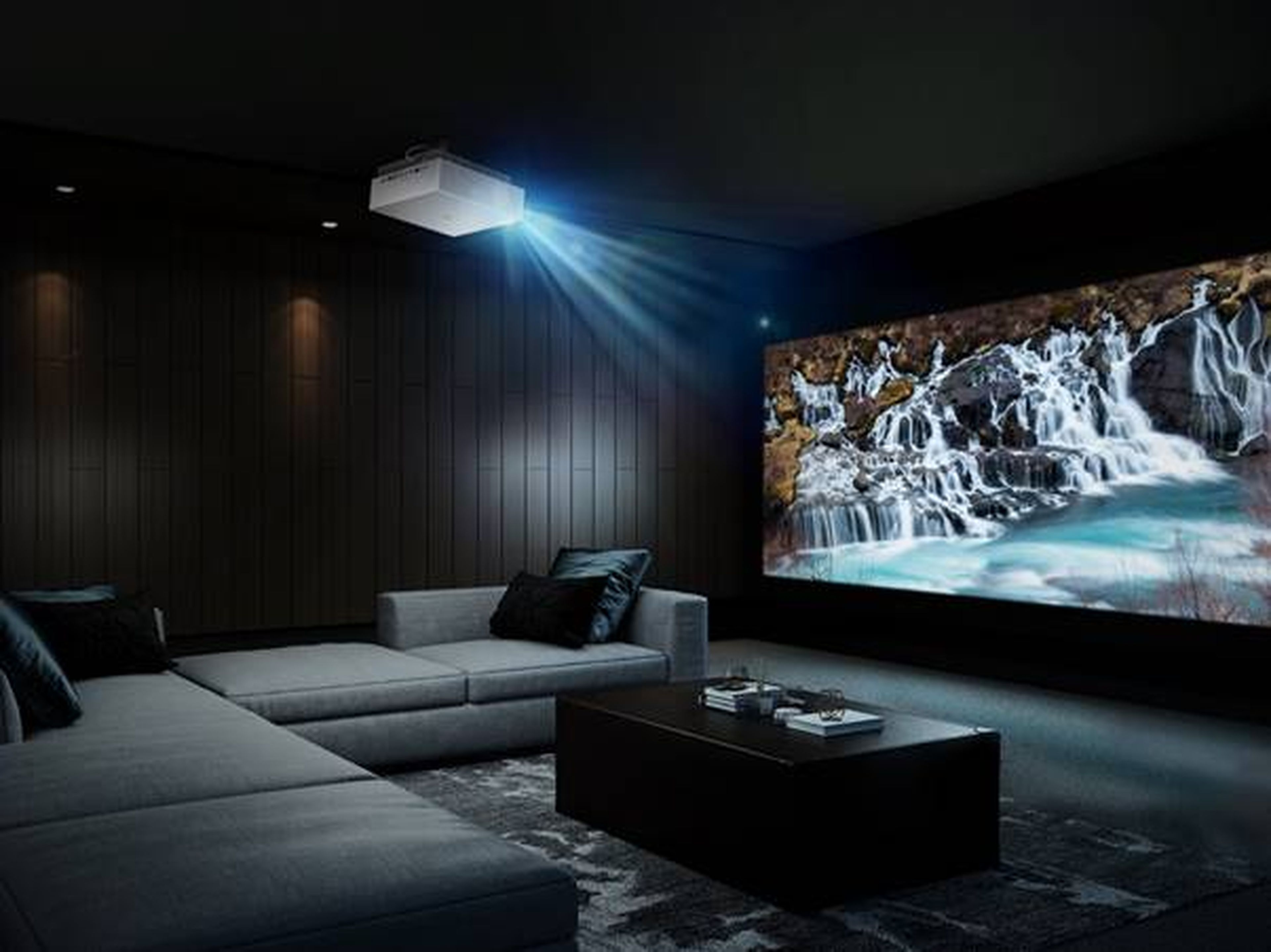 El proyector láser CineBeam 4K de LG con pantalla de hasta 100
