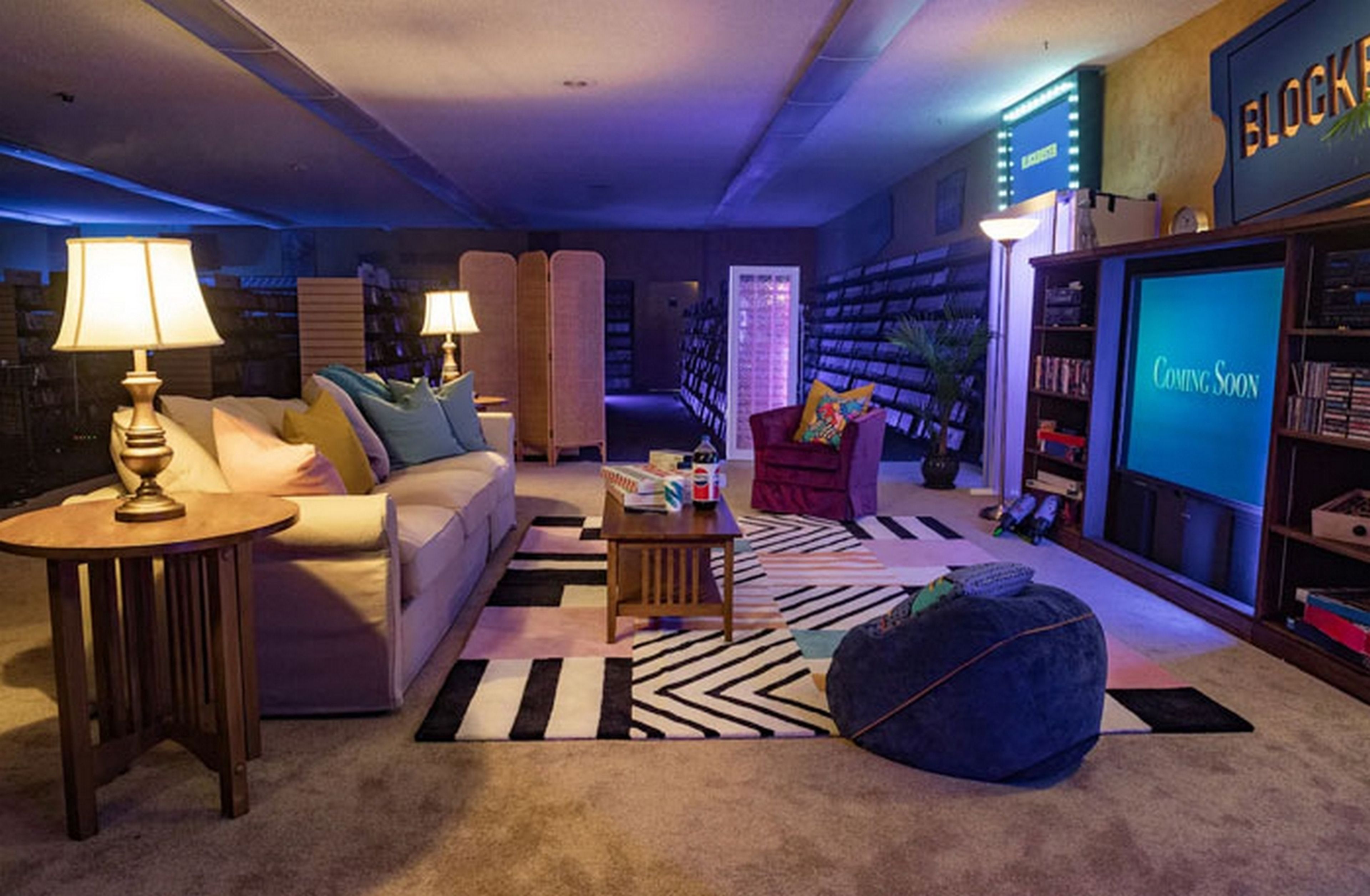 El último Blockbuster se alquila en Airbnb para que pases la noche viendo películas VHS como en los 90