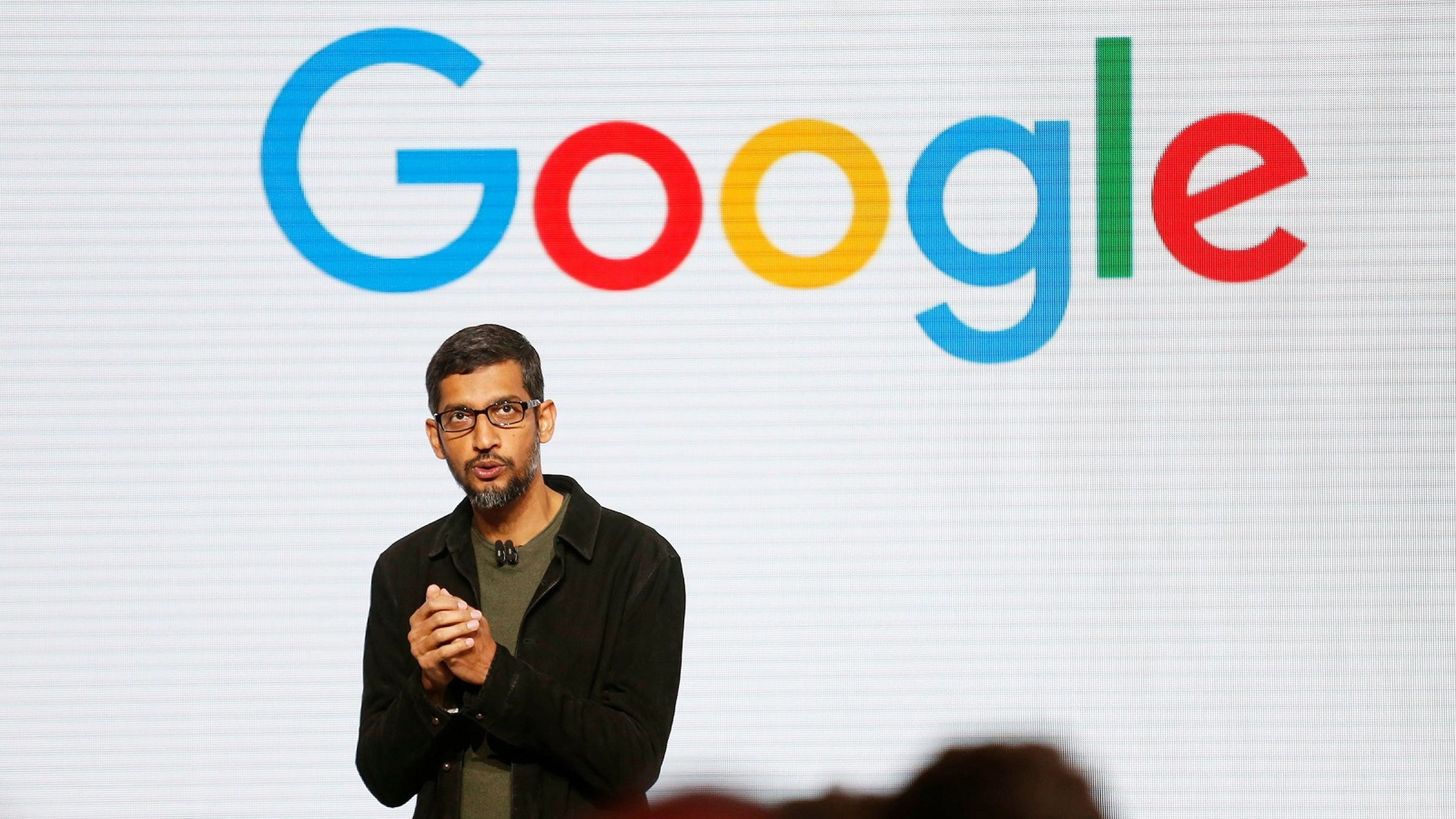 El CEO de Google, Sundar Pichai, habla durante la presentación del nuevo hardware de Google en San Francisco