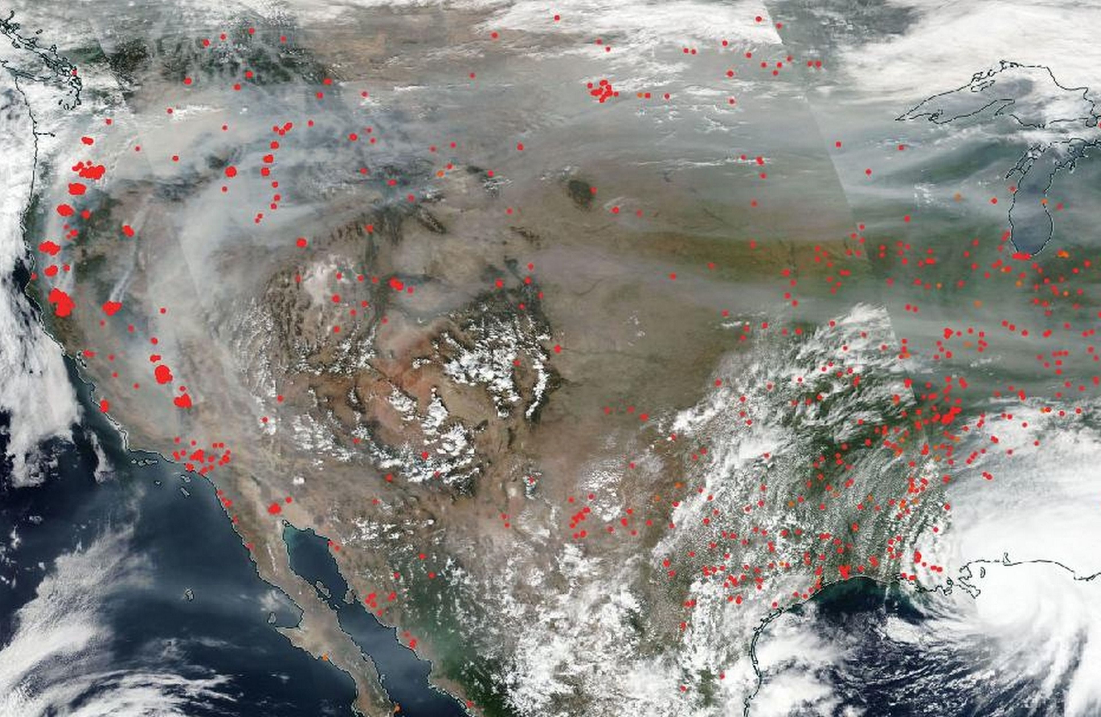 Los incendios de California, tres huracanes y una tormenta tropical, capturados a la vez por la NASA