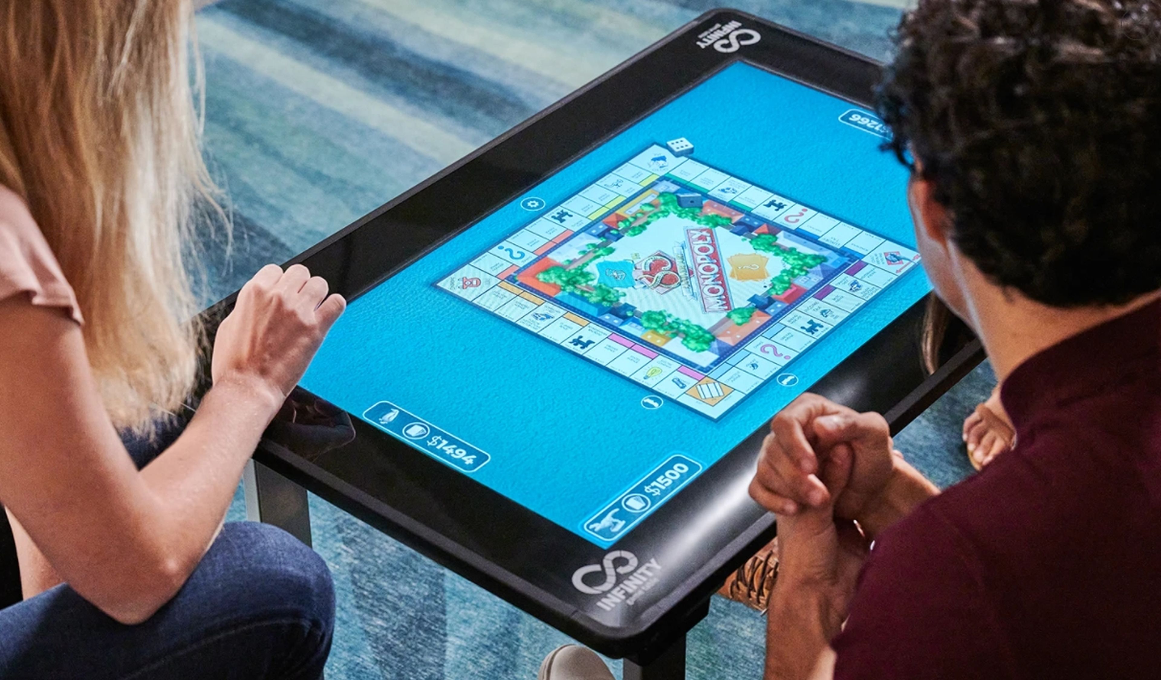 Infinity Game Table, la mesa café que es una consola de juegos de tablero digitales