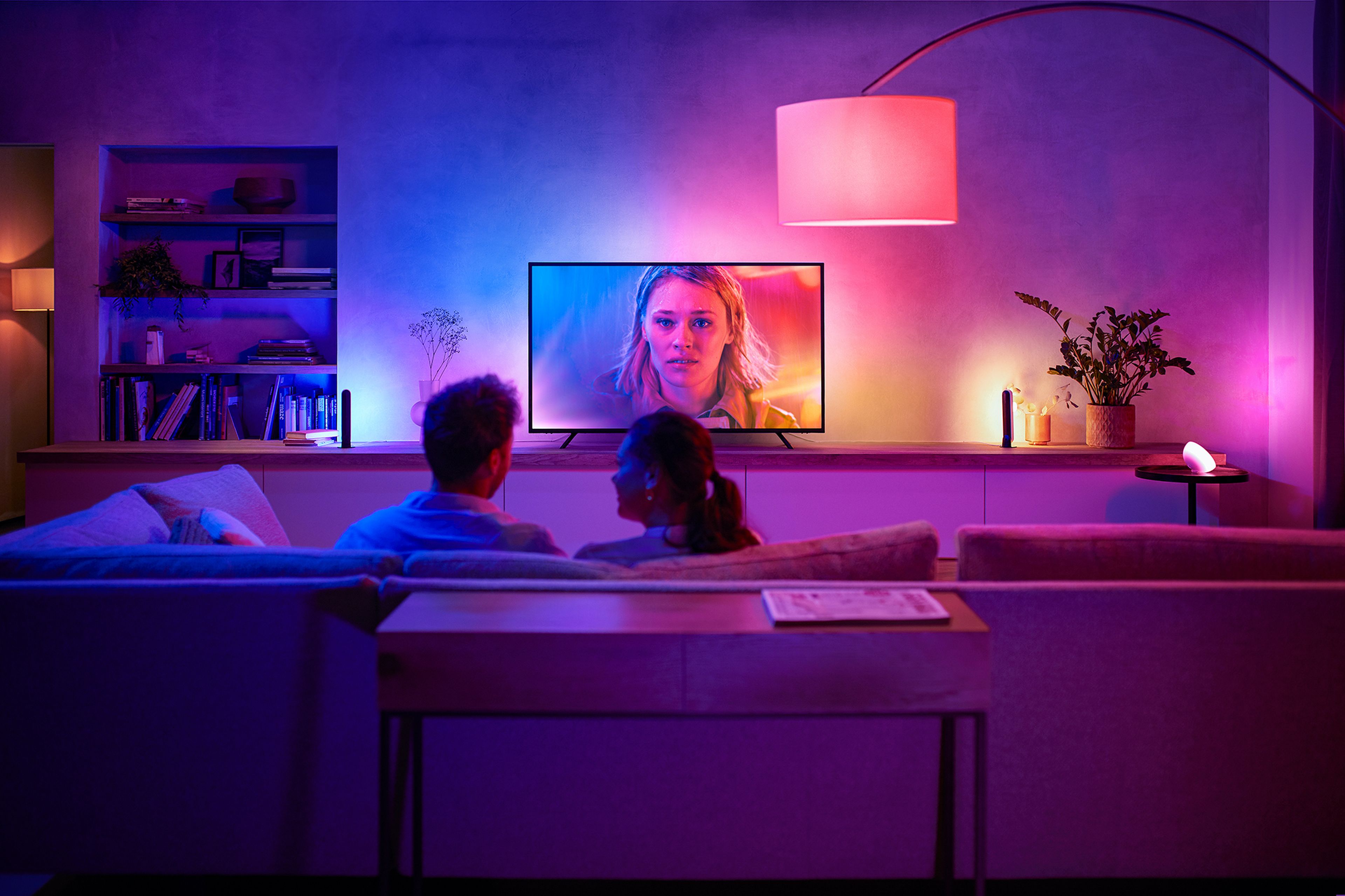 Nuevas lámparas y bombillas inteligentes Philips Hue para personalizar la  iluminación de tu hogar