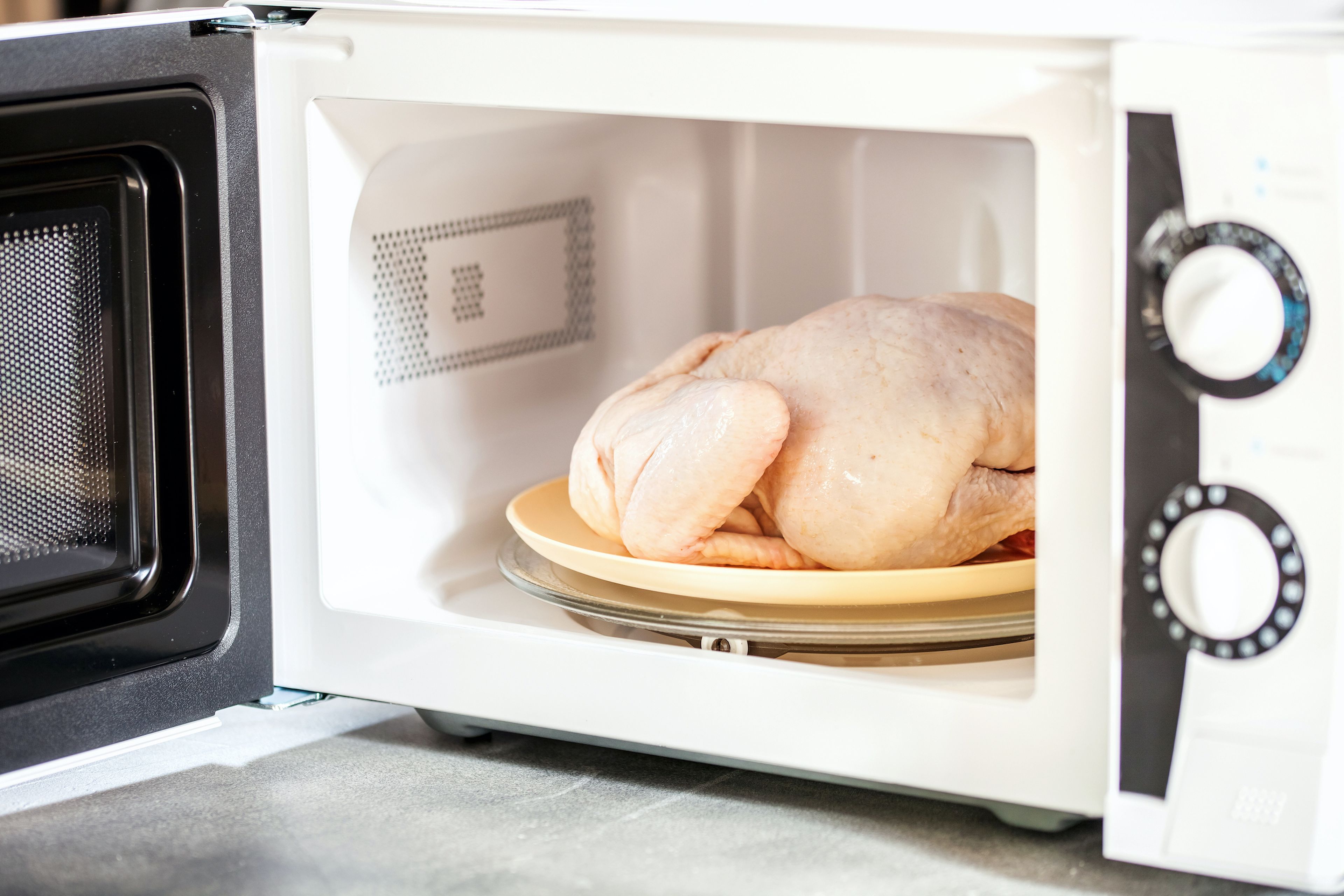 Descongelar pollo en microondas