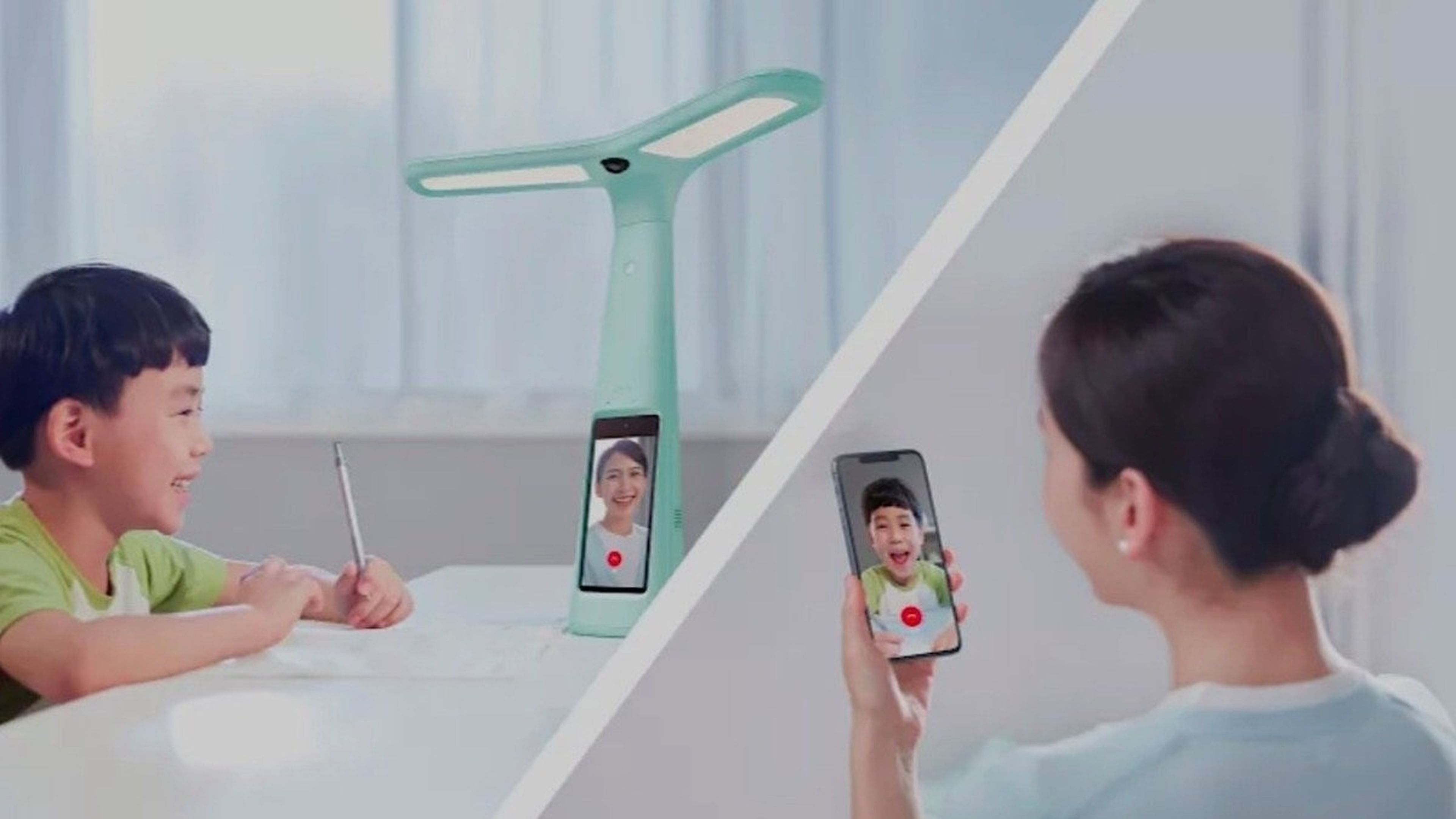 TikTok lanza una lámpara con cámara y pantalla para videollamadas