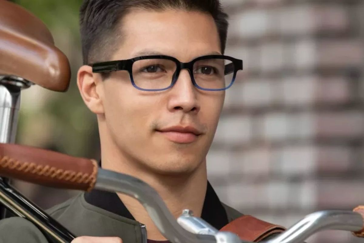 El precio de las gafas de sol con auriculares y micrófono de Bose cae