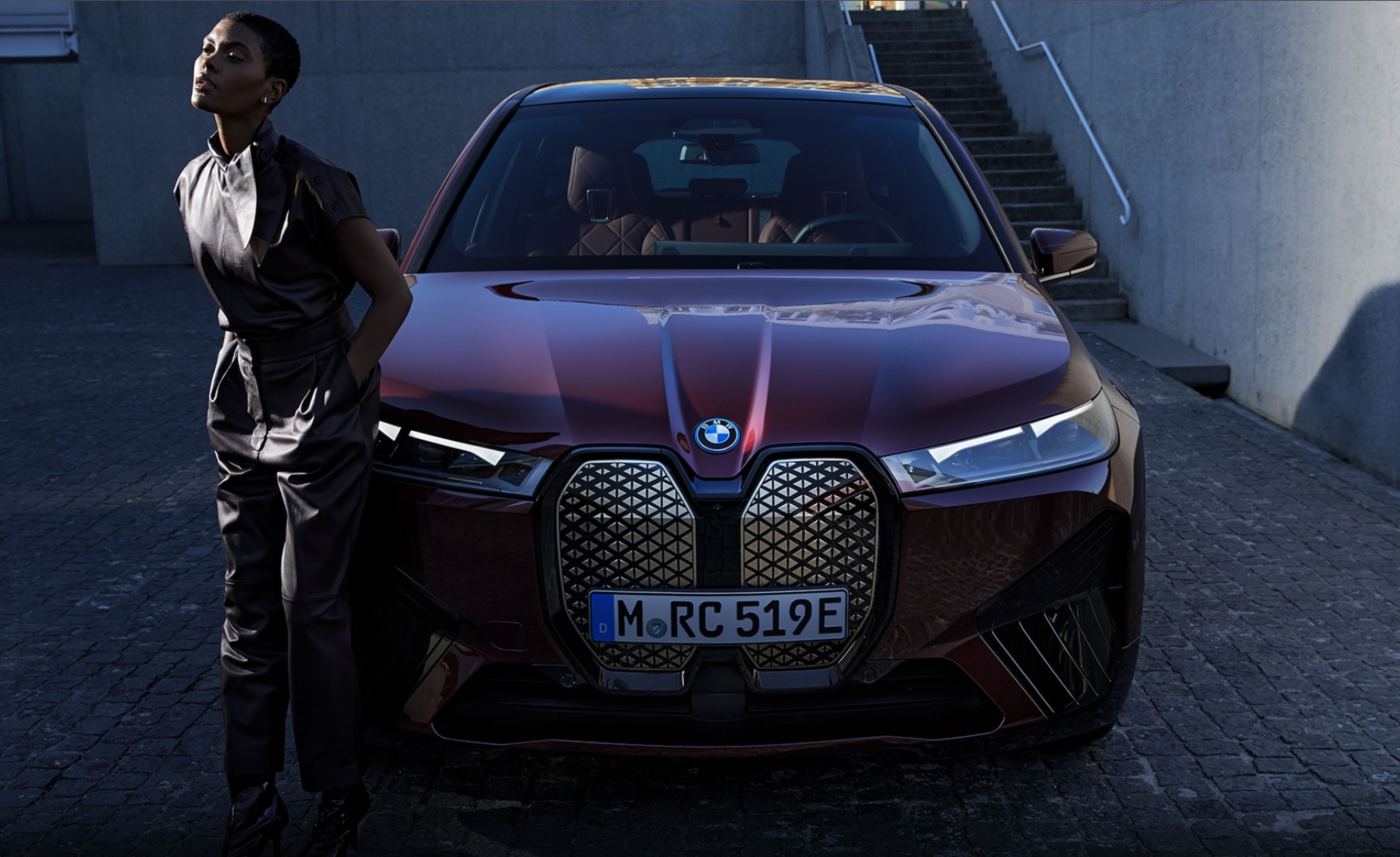 BMW iX, el SUV eléctrico con 600 km de autonomía, 500 CV de potencia y conexión 5G