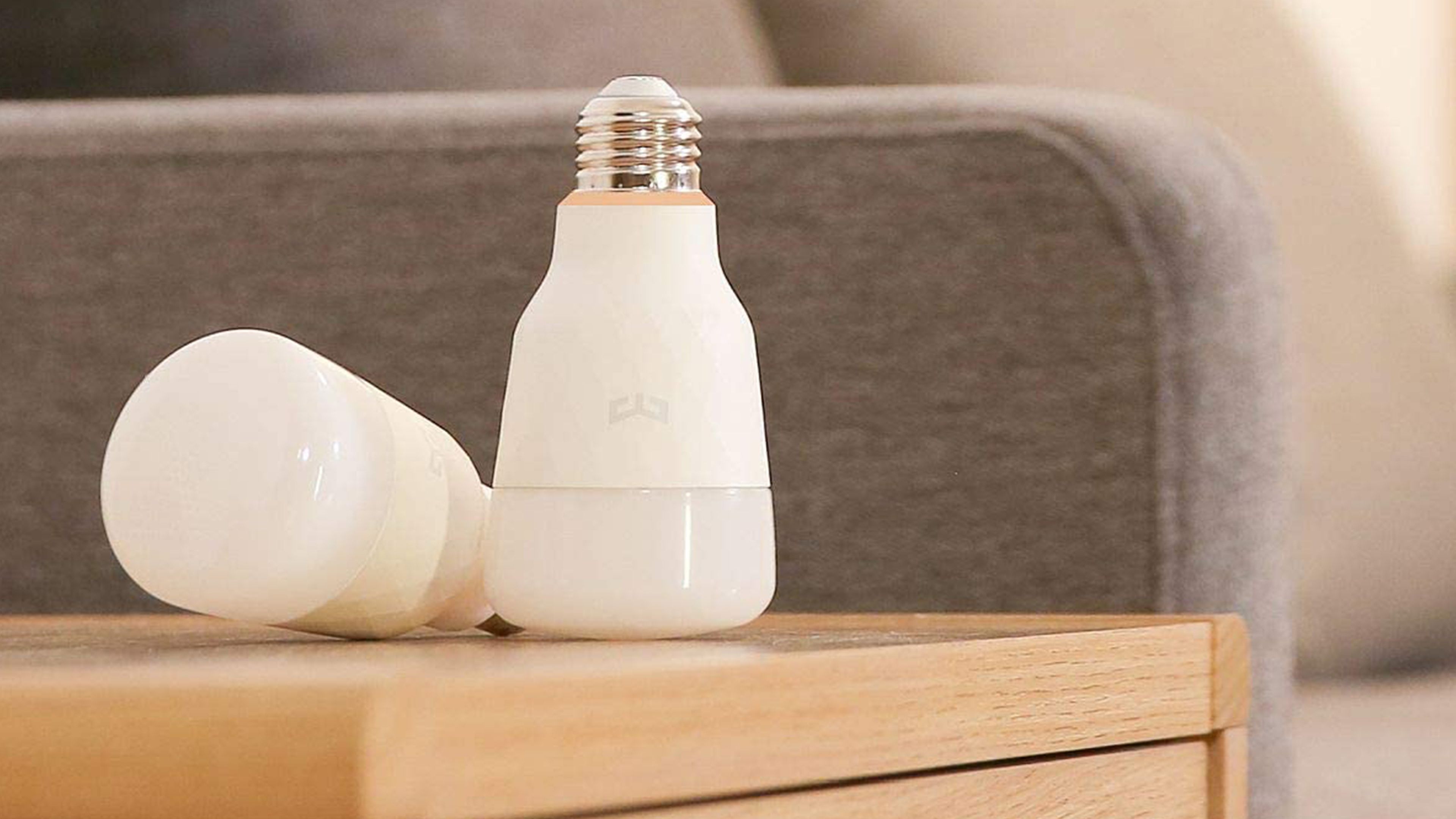 Foco Led Inteligente Blanco + Colores Yeelight - Homekit, Google, Alexa »  DOMOTICAN