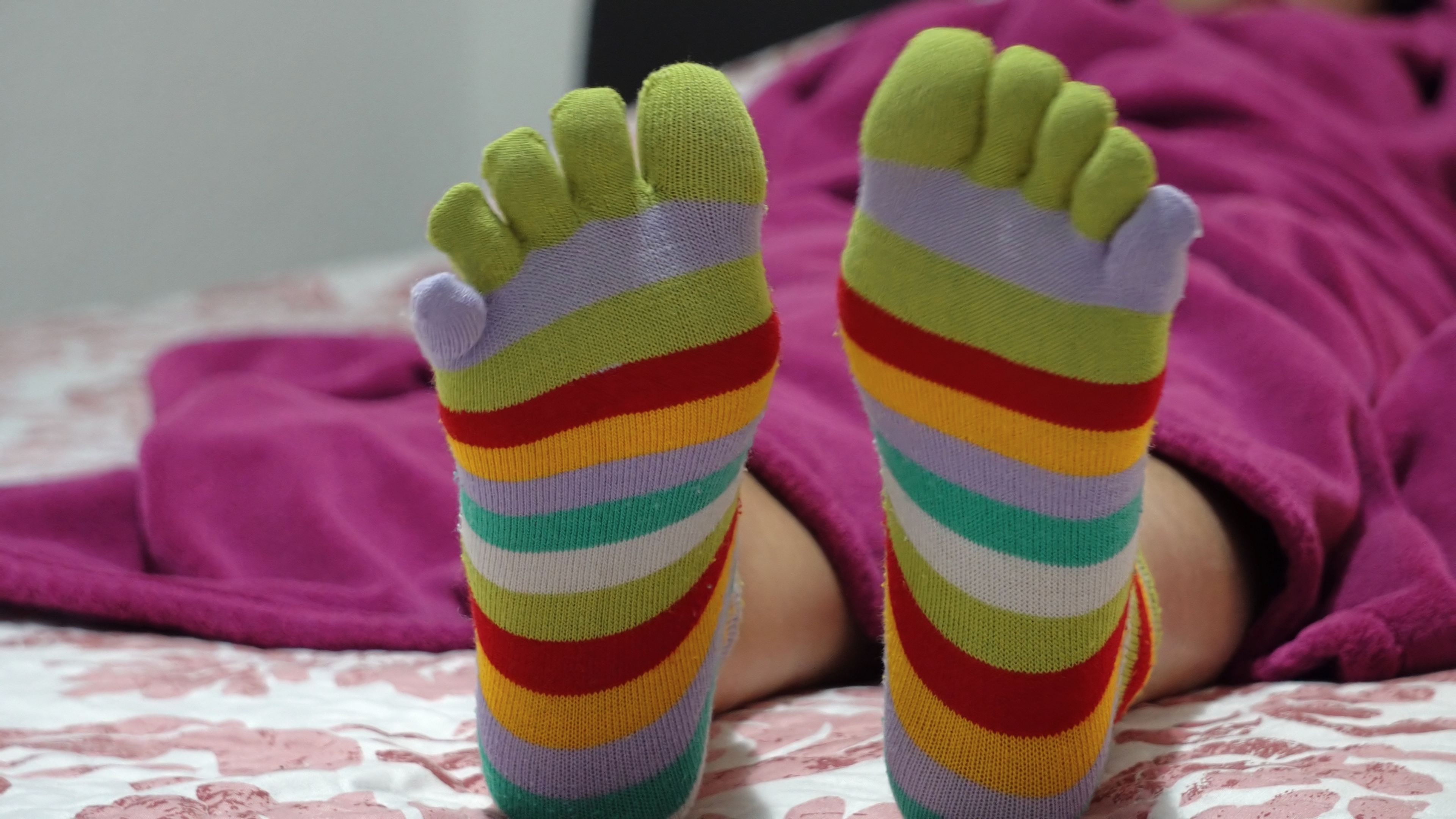 ¿Es mejor dormir con o sin calcetines? Un médico nos lo aclara