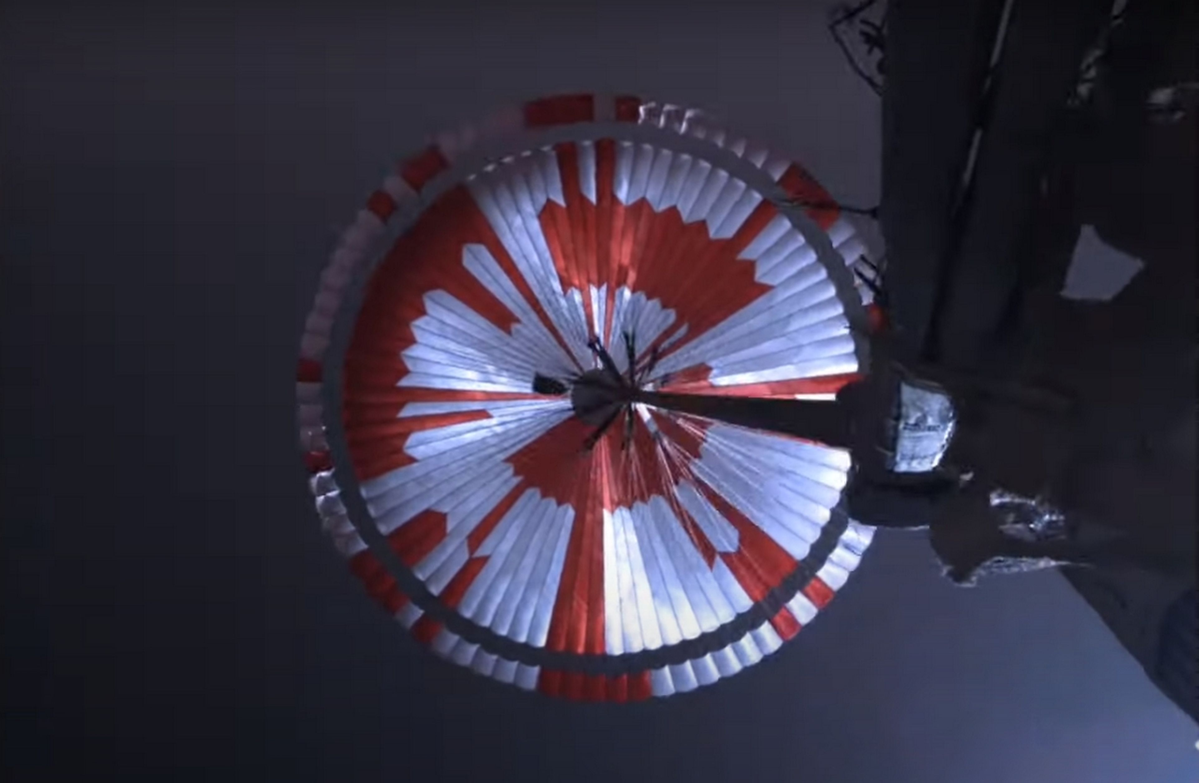El paracaídas del Perseverance escondía un mensaje secreto