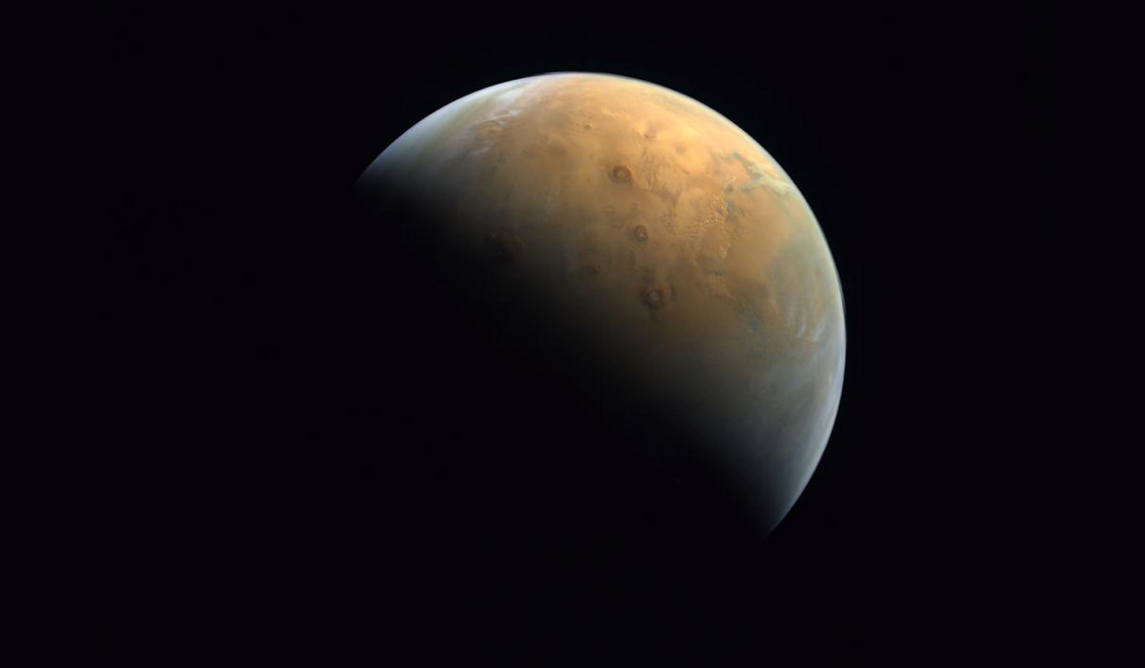 La sonda árabe Hope envía la primera foto de Marte, y es espectacular