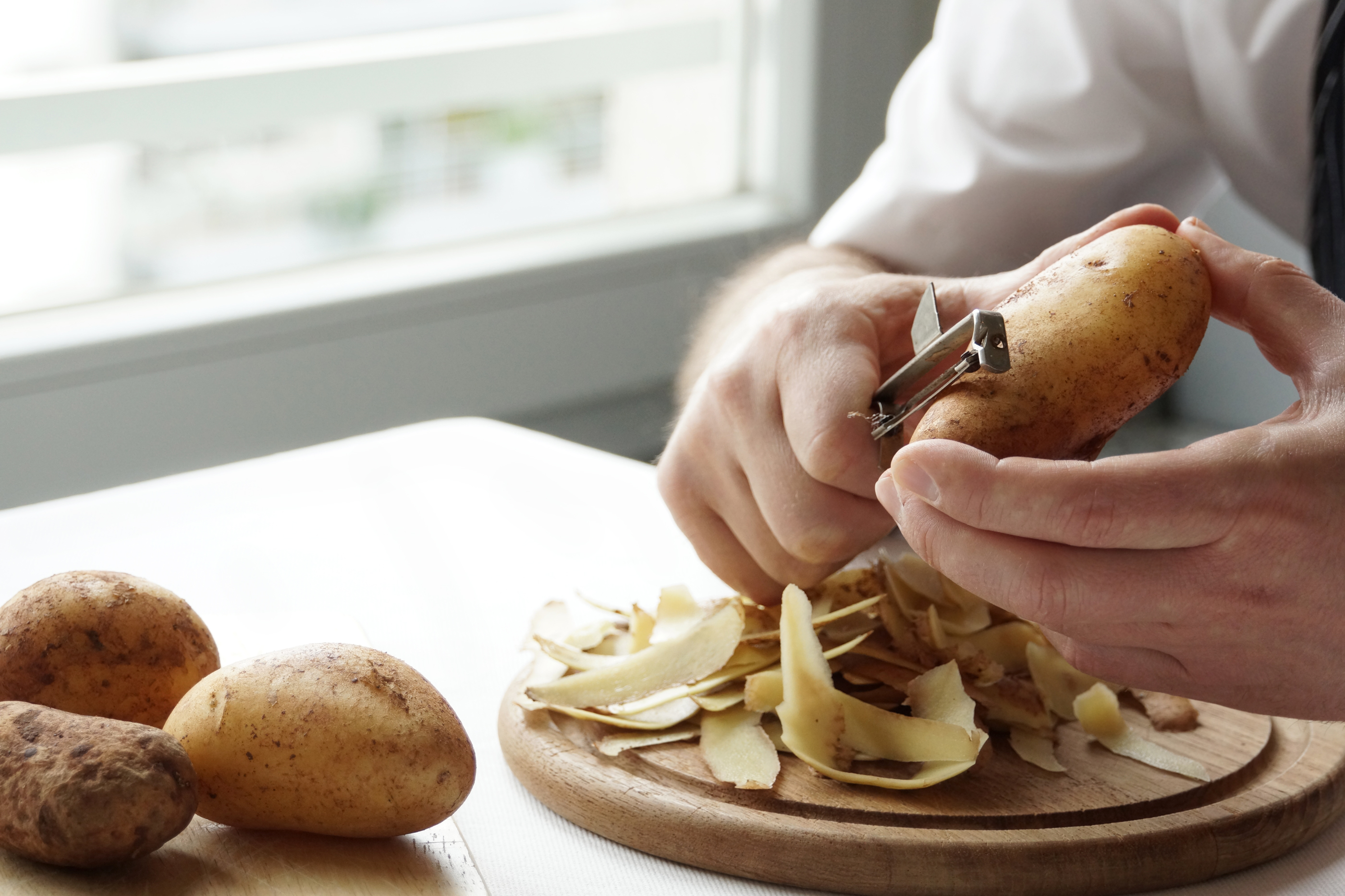 Truco: Como pelar y cortar una patata (en 5 segundos)