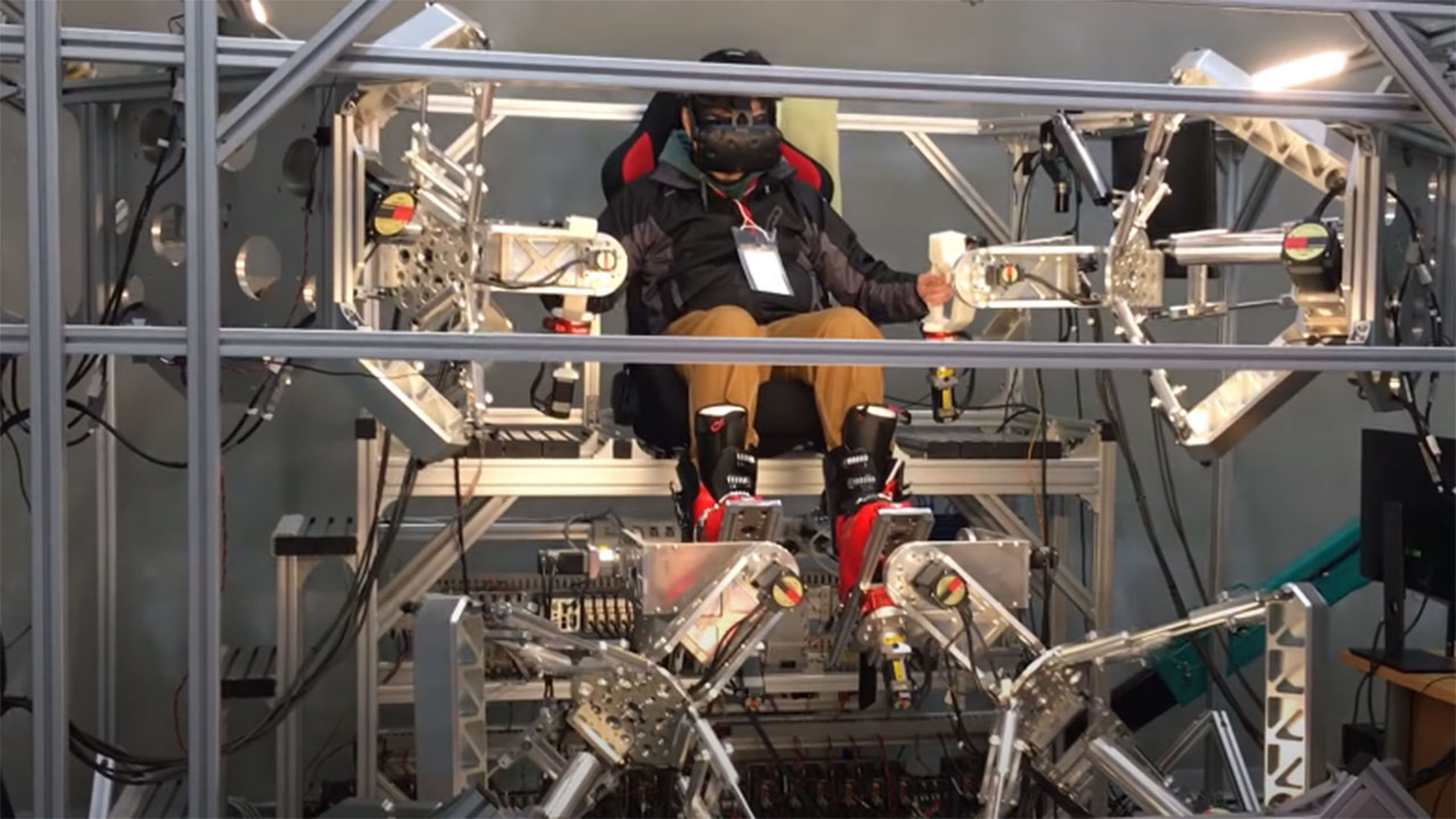 Robot Man-Machine Synergy Effectors