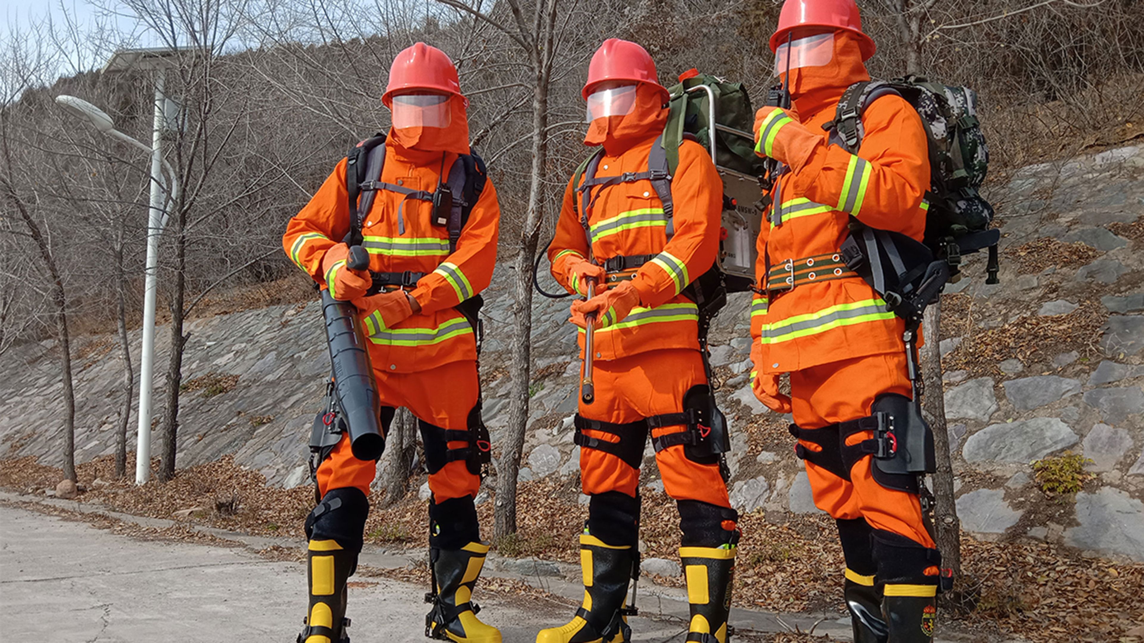 Los bomberos en China ya llevan exosqueletos