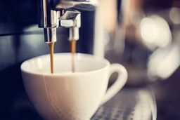 Cafeteras express manuales, semiautomáticas y superautomática: diferencias y la mejor para ti