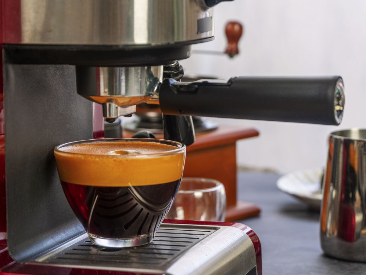Cafeteras express manual, semiautomáticas y superautomática: diferencias y  cuál es la mejor para ti