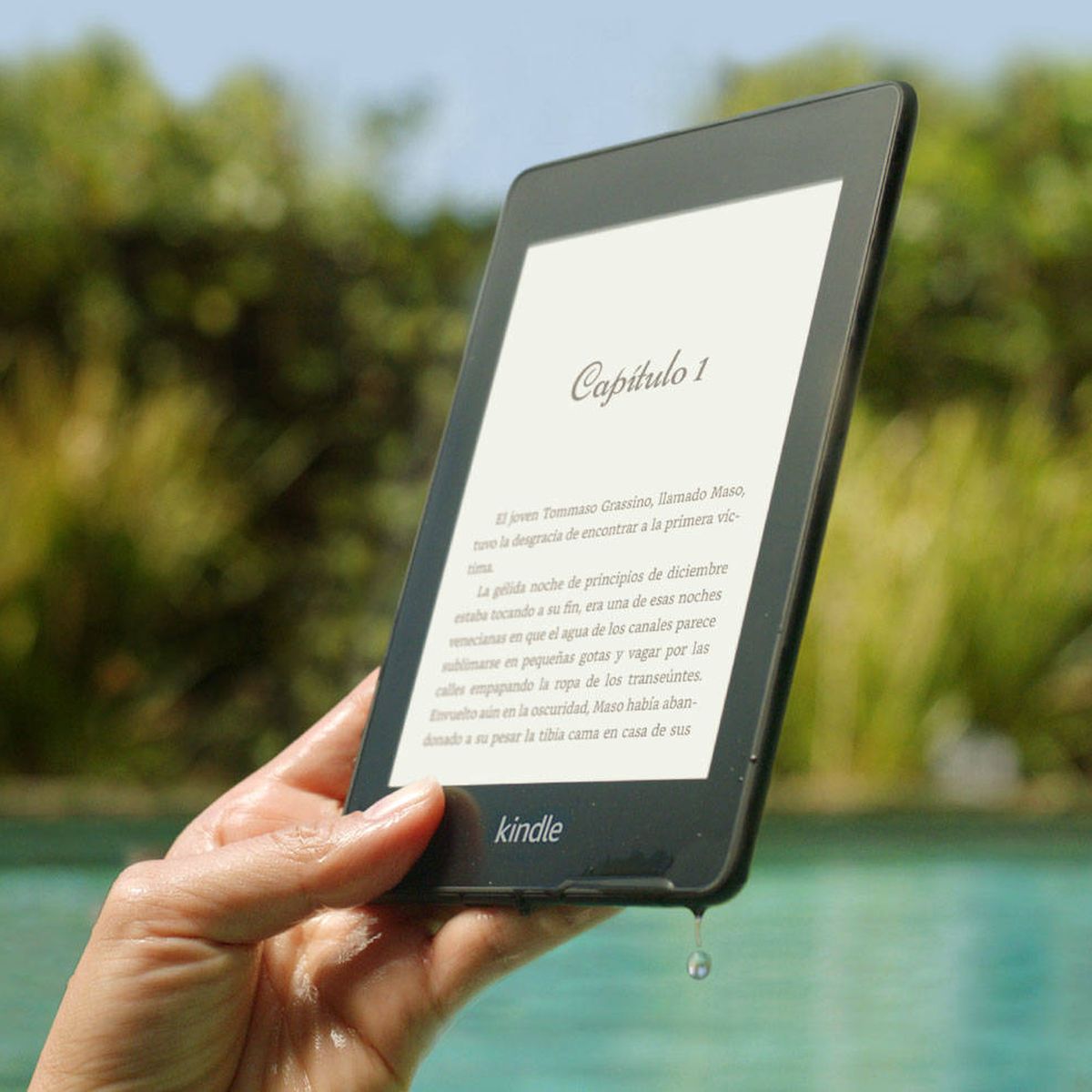 Kindle Paperwhite tiene pantalla de alta resolución resistente al agua y  está en oferta 25€ más barato