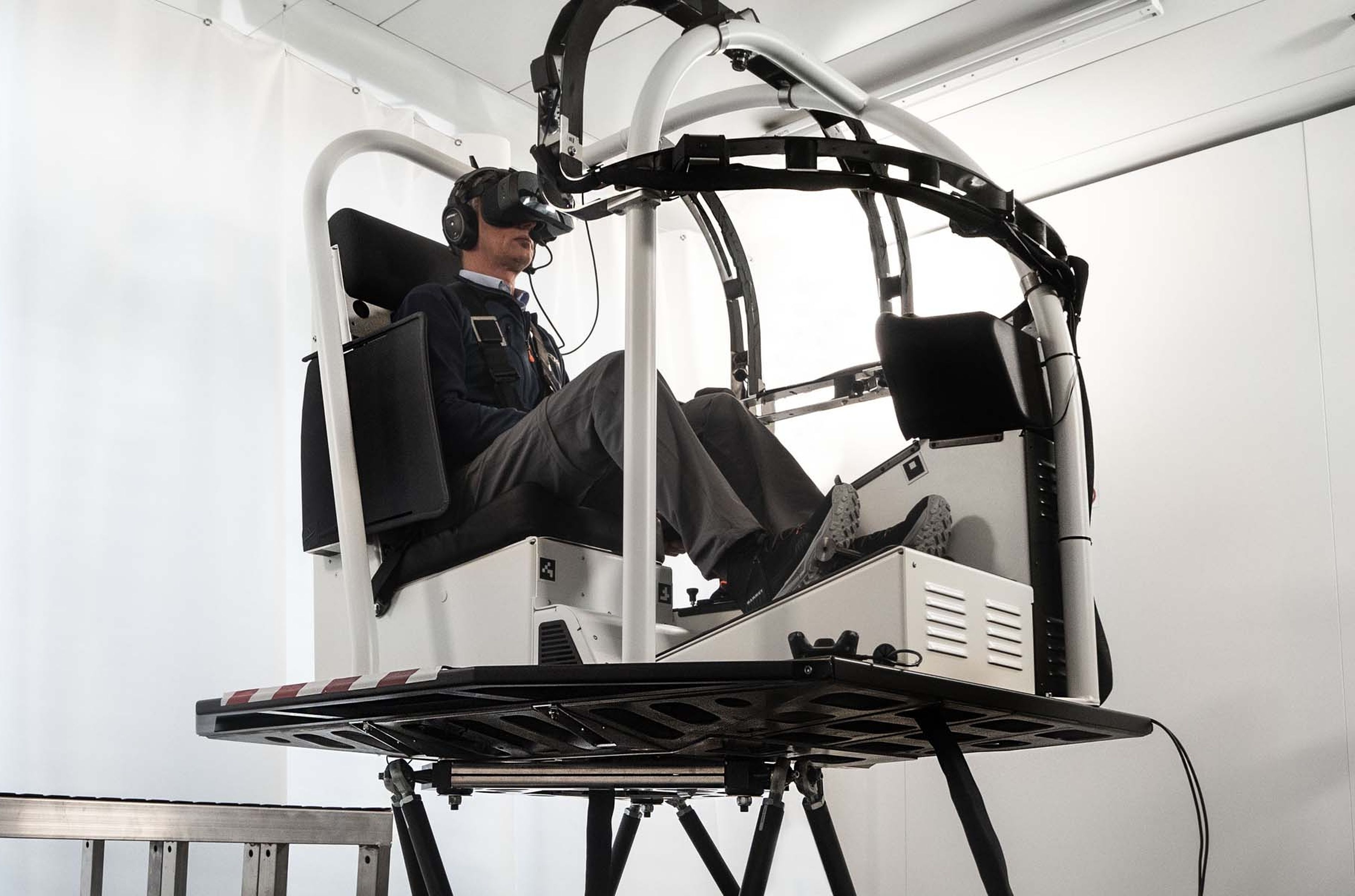 El primer simulador de helicóptero en realidad virtual aprobado