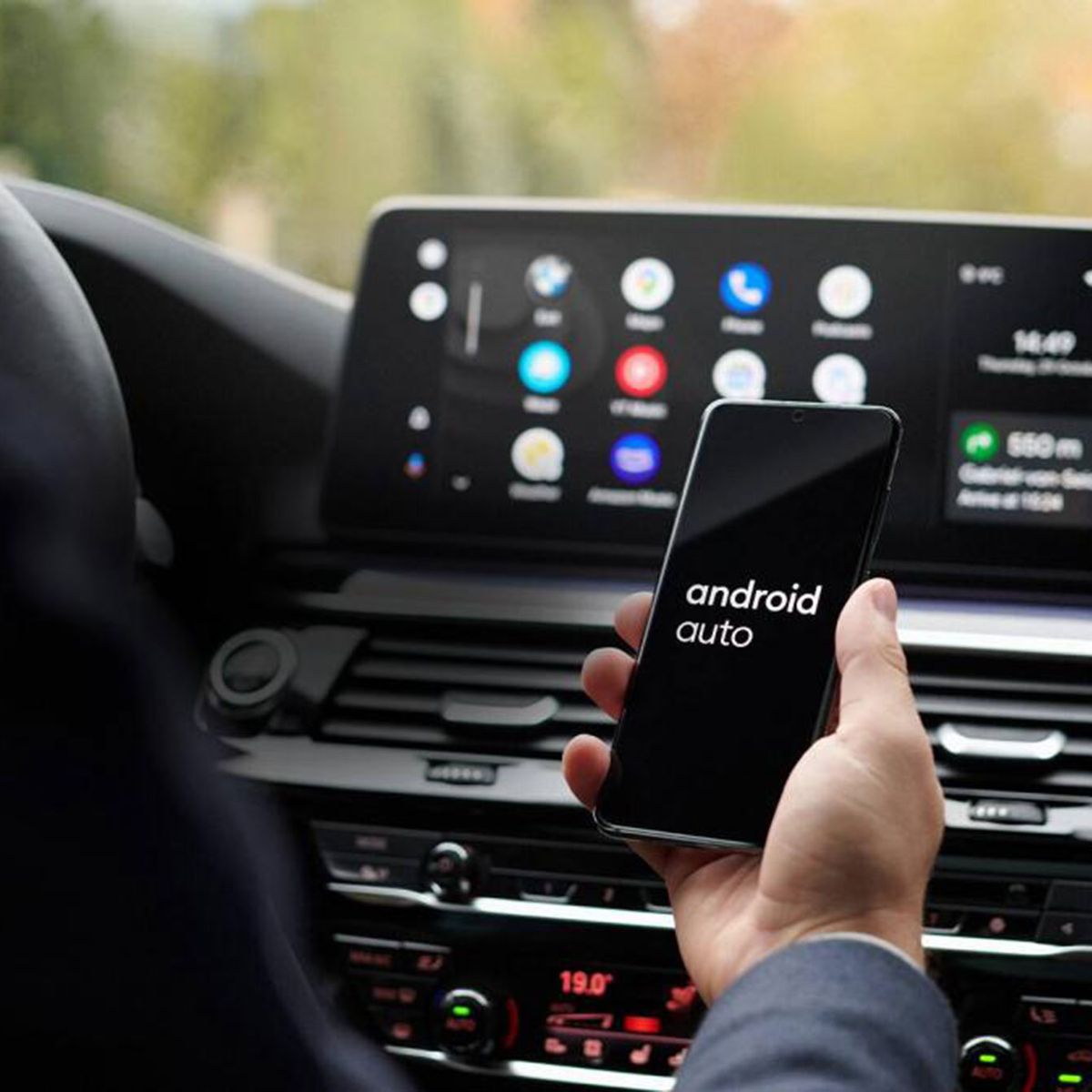 Sí, es posible instalar CarPlay en una tablet Android para usarla en el  coche