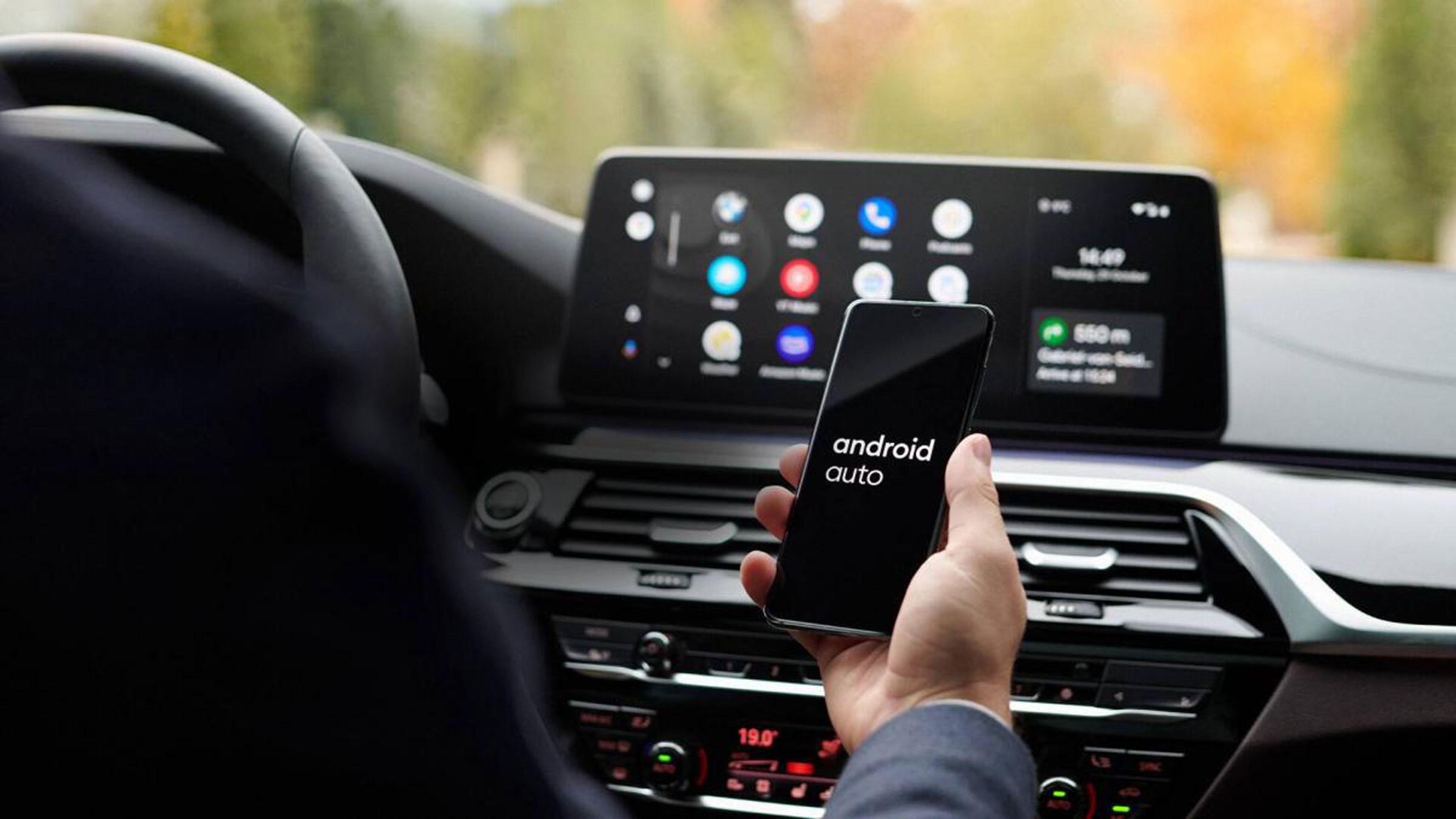 Cómo transformar tu vieja tablet en un Android Auto para tu coche