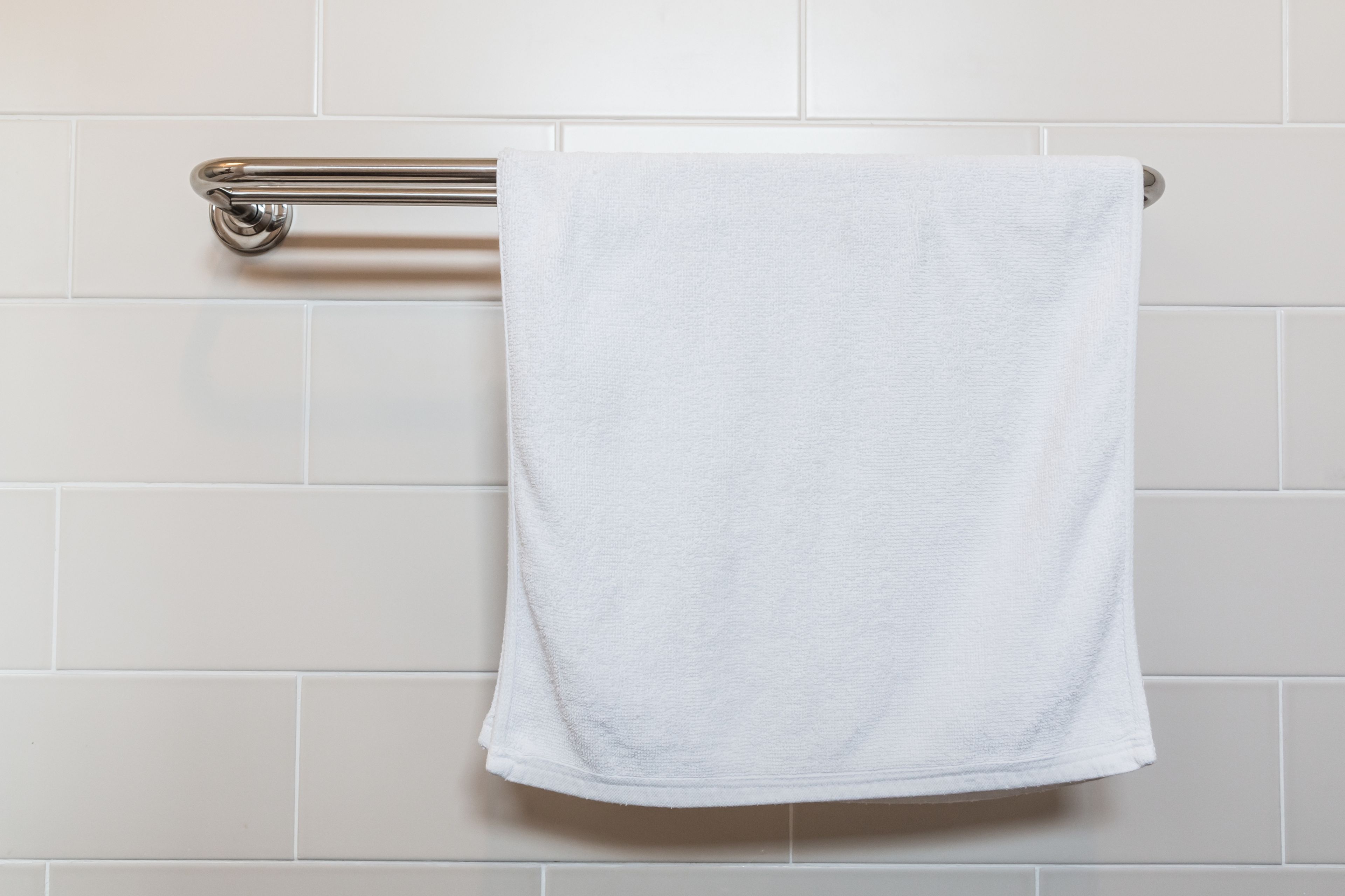 Cada cuánto hay que cambiar la toalla del baño por otra nueva?