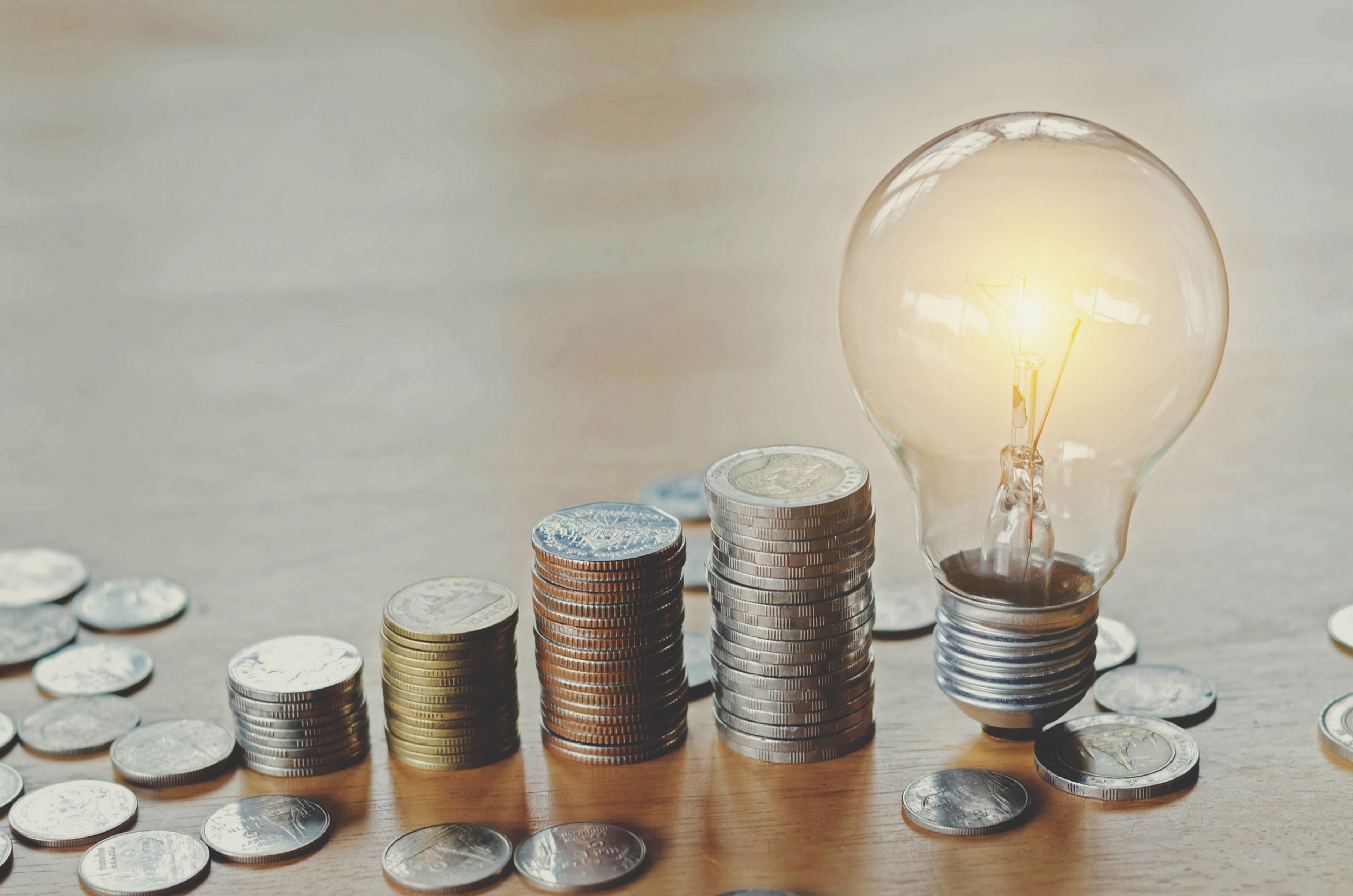 Todo lo que debes saber de las nuevas tarifas de la luz: cómo te afecta y qué puedes hacer para pagar menos