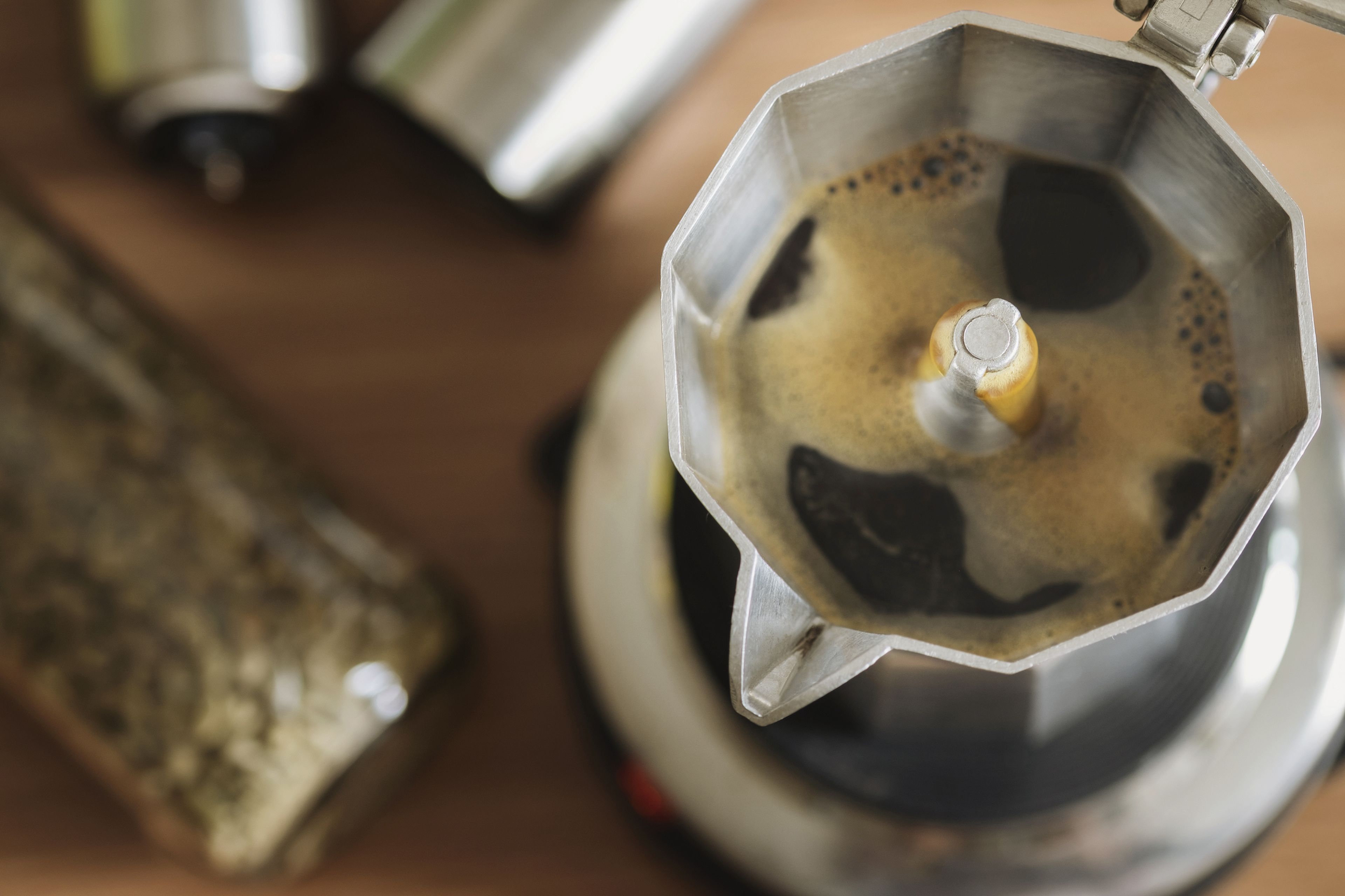 Preparar un buen café con una máquina de espresso italiana