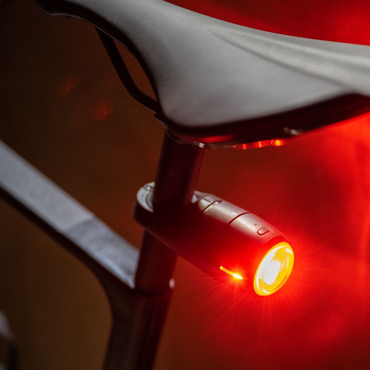 Curve Bike, la luz de freno inteligente y localizador GPS que te