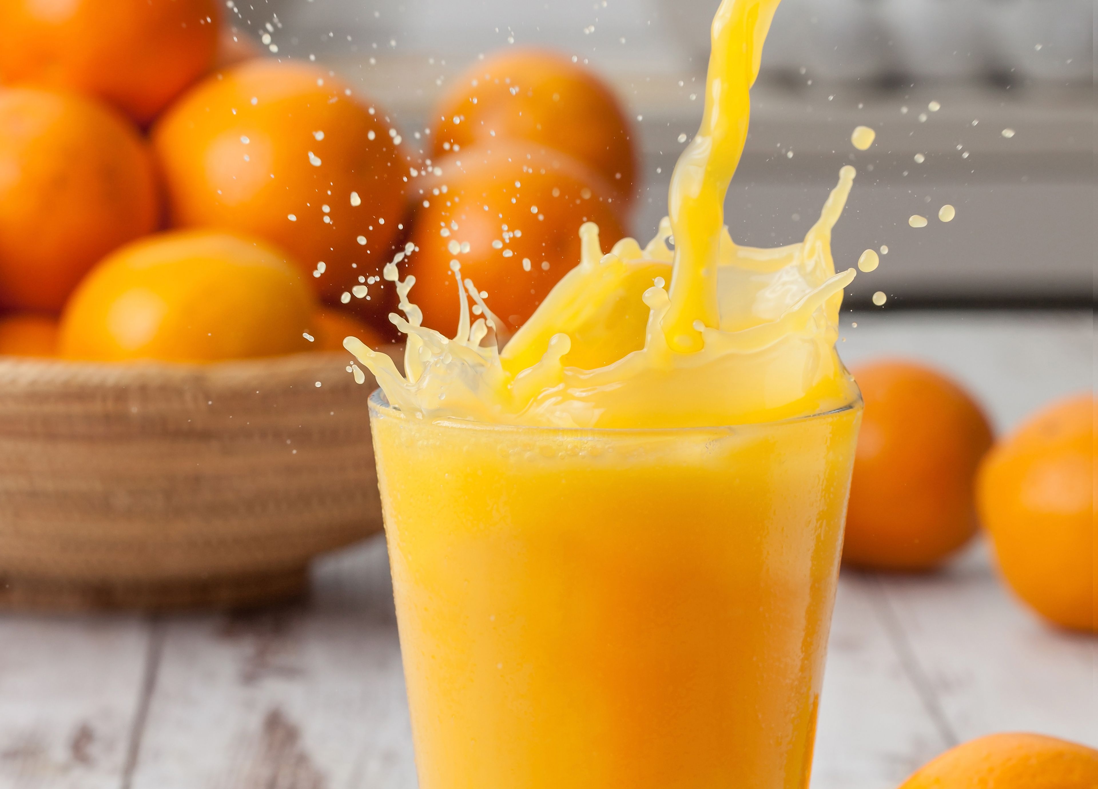 Los 8 mejores exprimidores de naranjas para hacer zumos